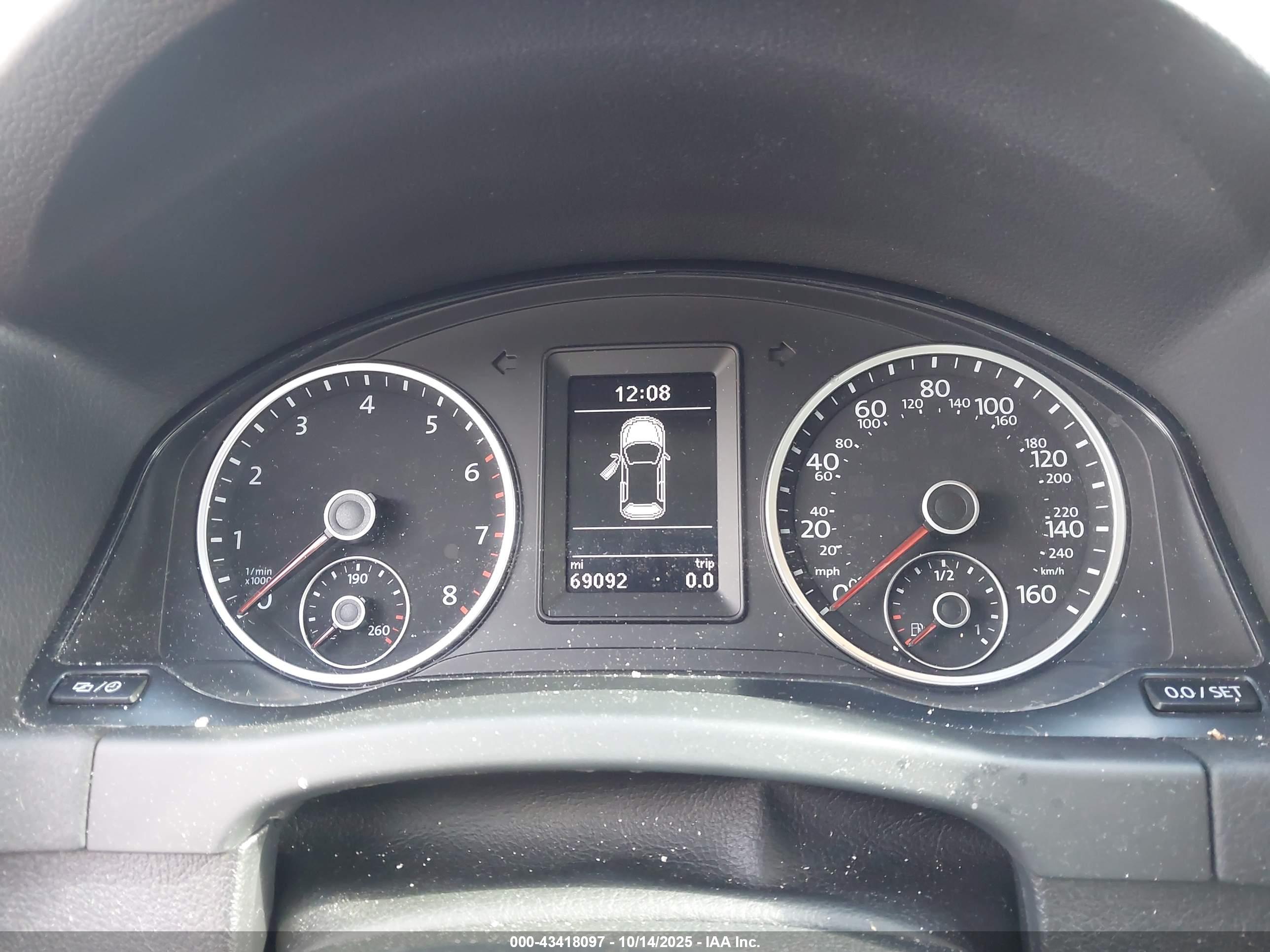 VOLKSWAGEN TIGUAN image 7