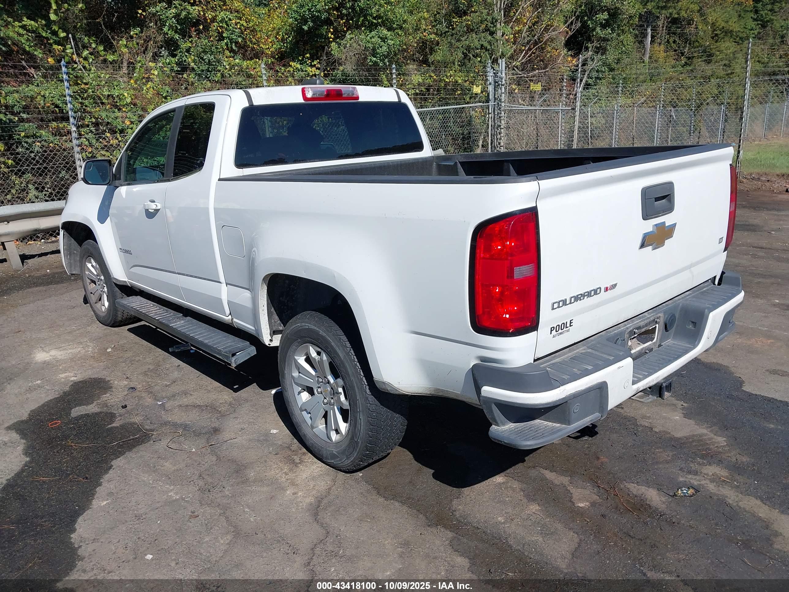 CHEVROLET COLORADO image 3