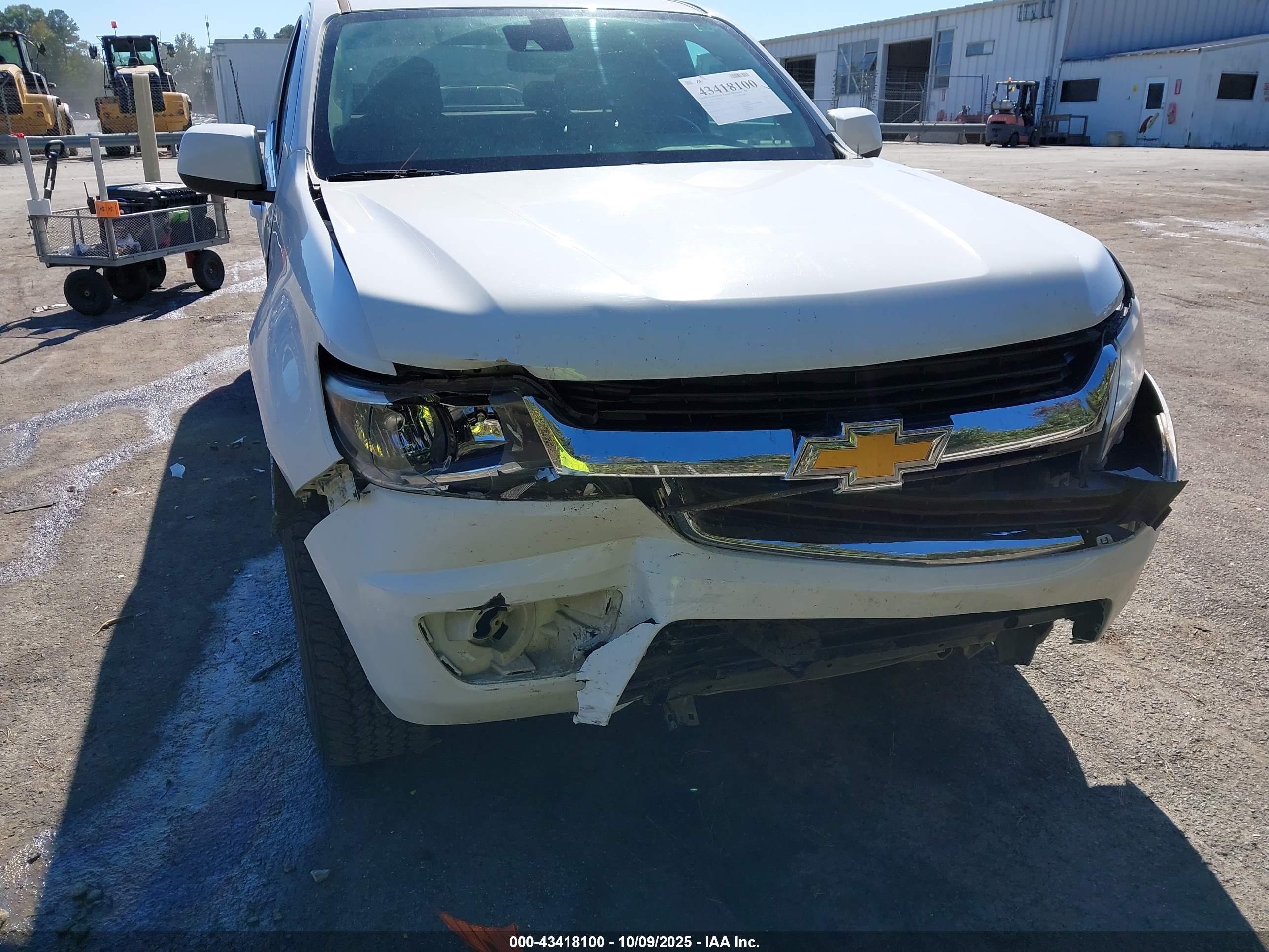 CHEVROLET COLORADO image 6