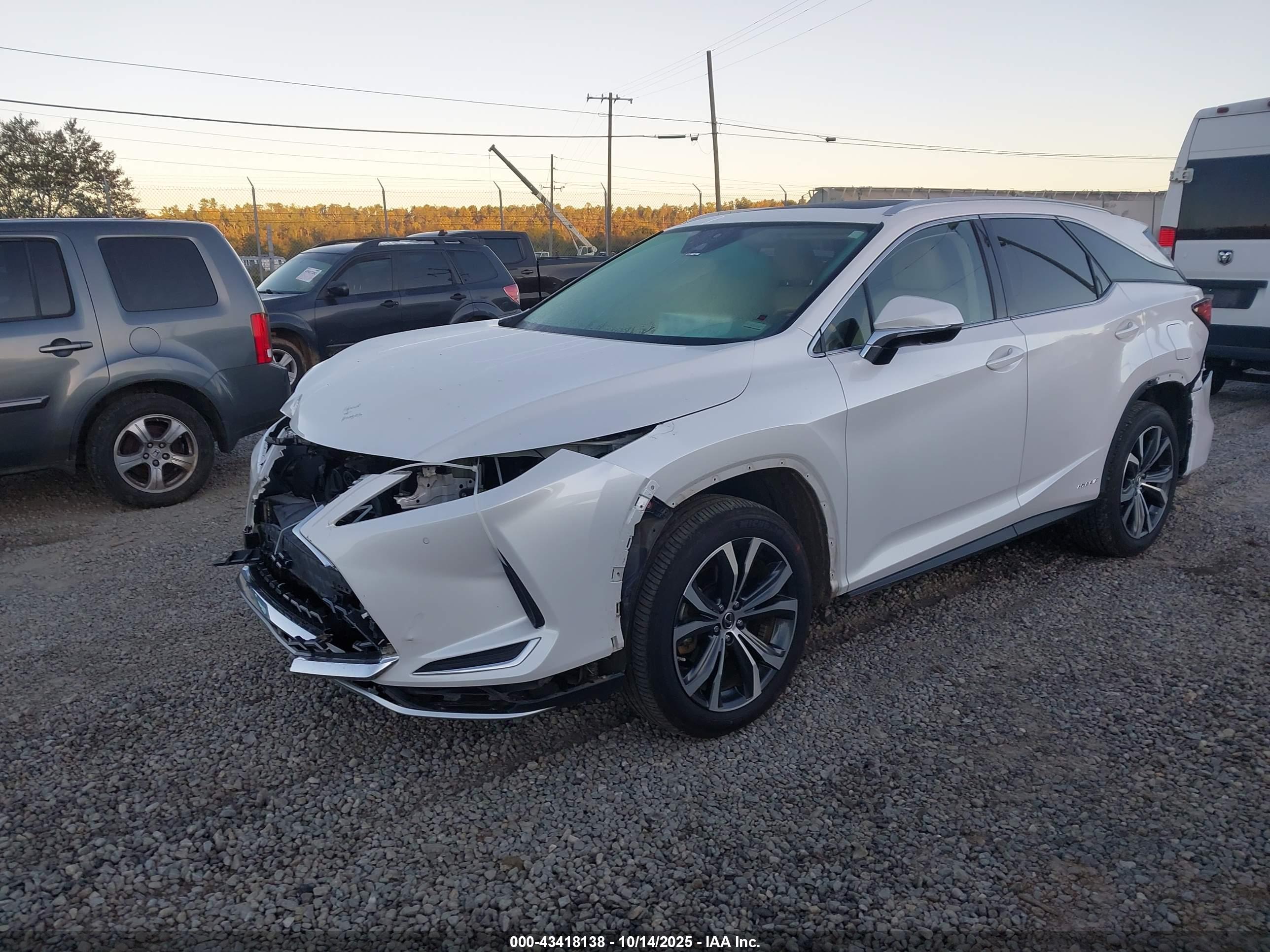 LEXUS RX image 2