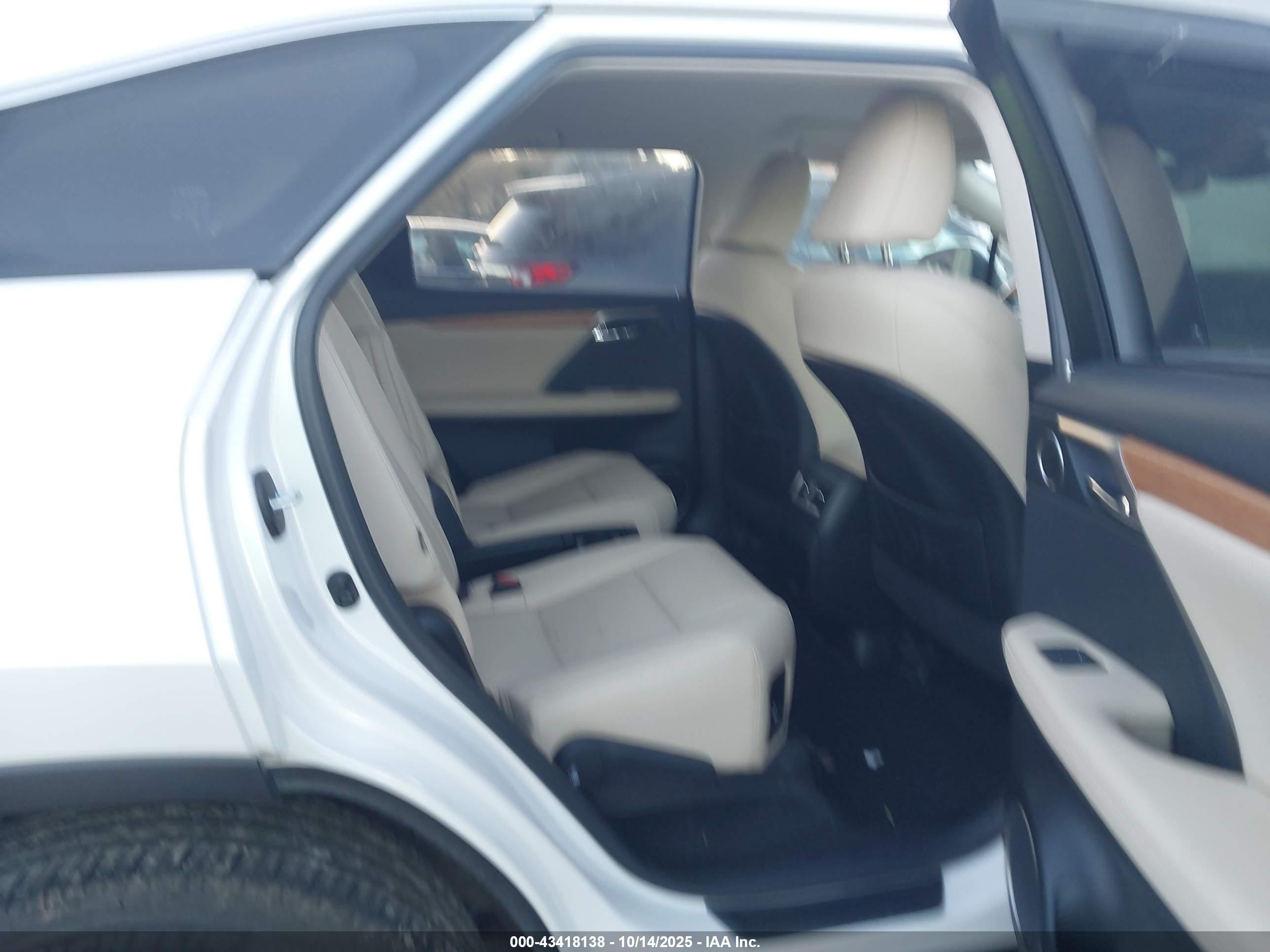 LEXUS RX image 8