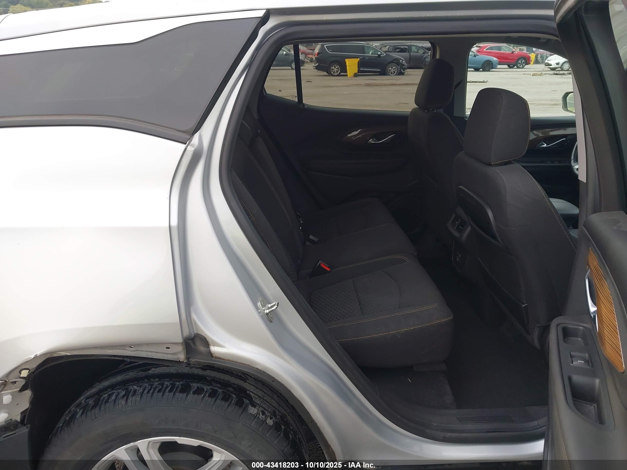 GMC TERRAIN image 8