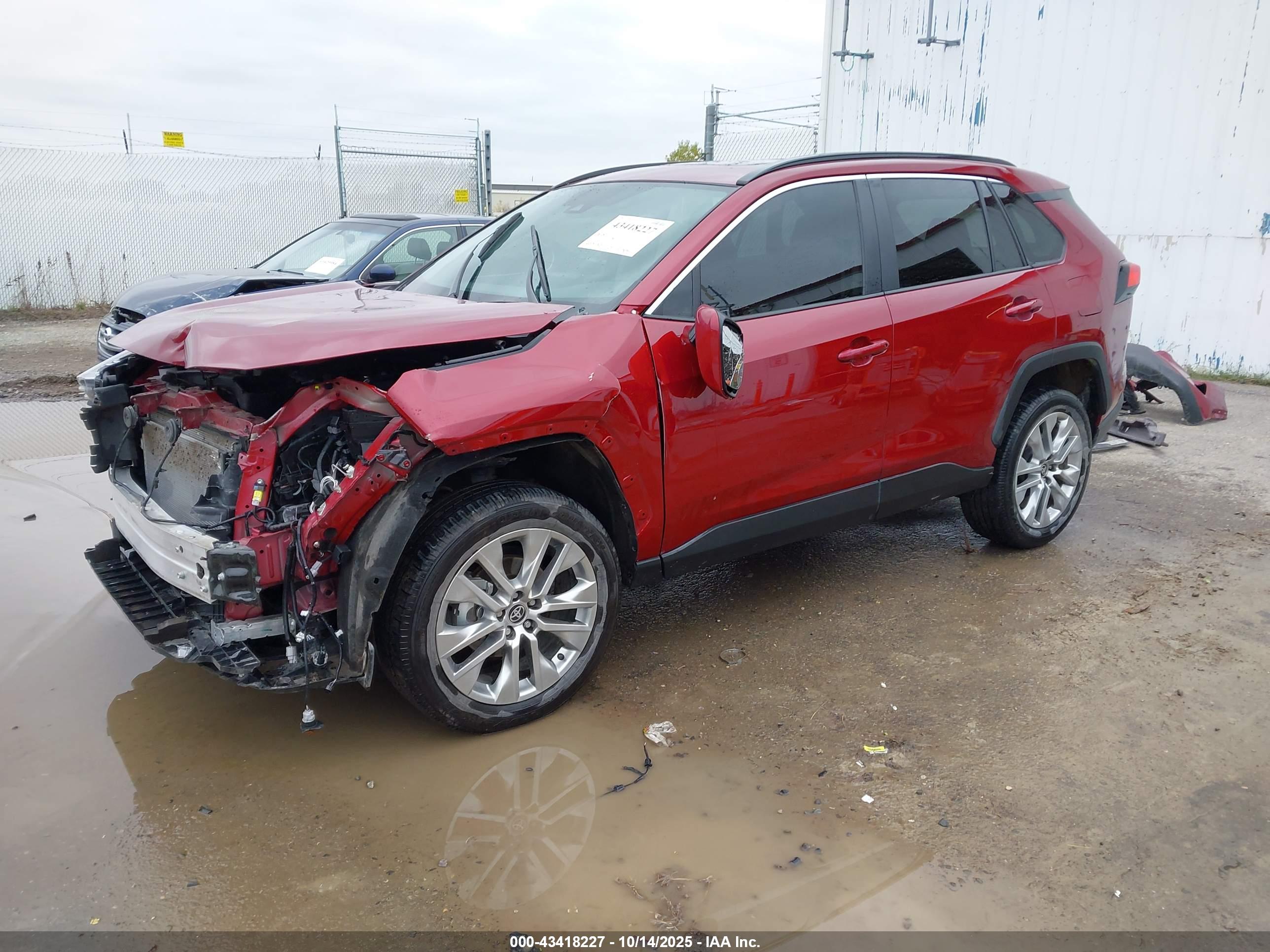TOYOTA RAV4 image 2