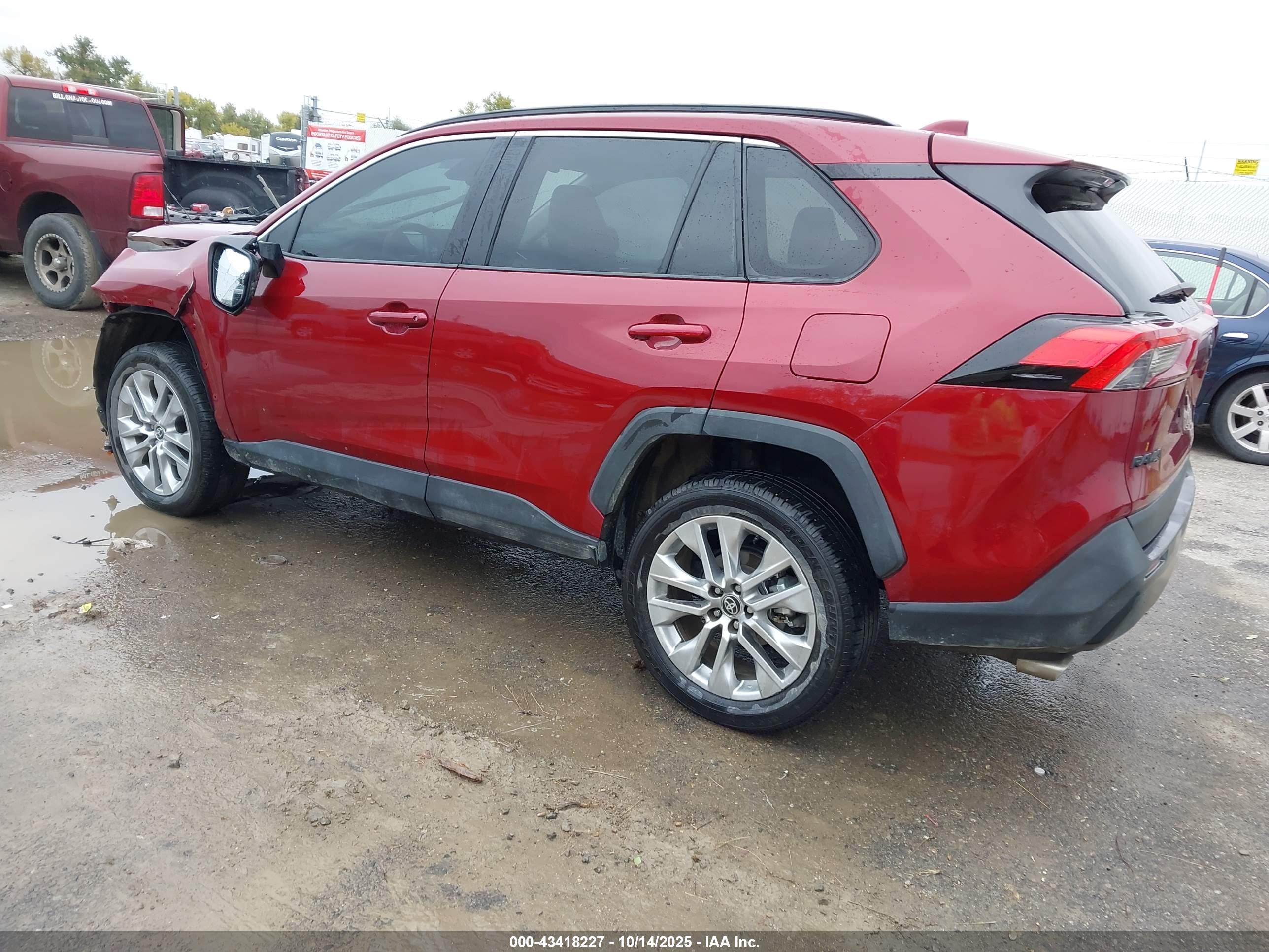 TOYOTA RAV4 image 3