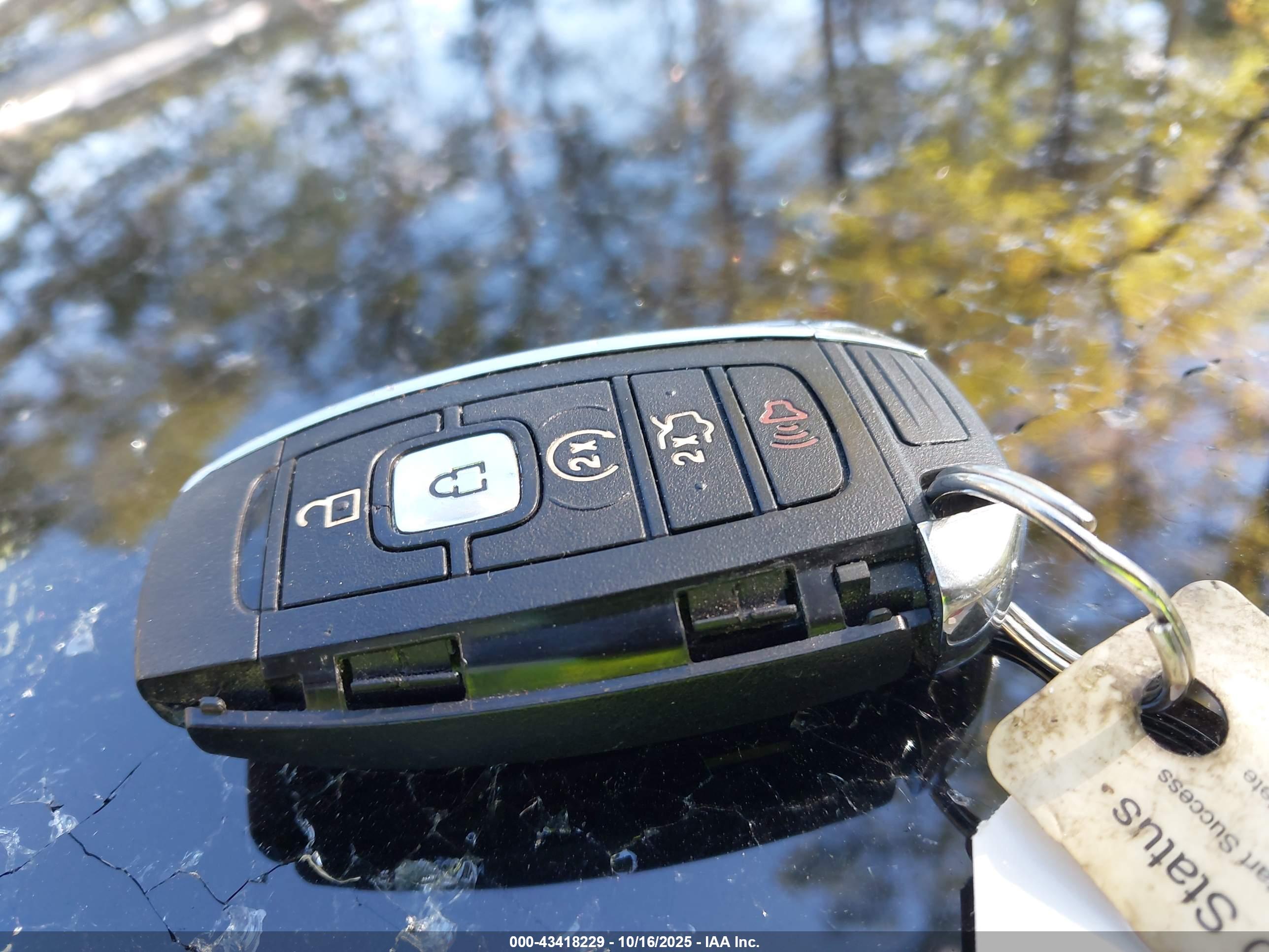 LINCOLN MKZ image 11