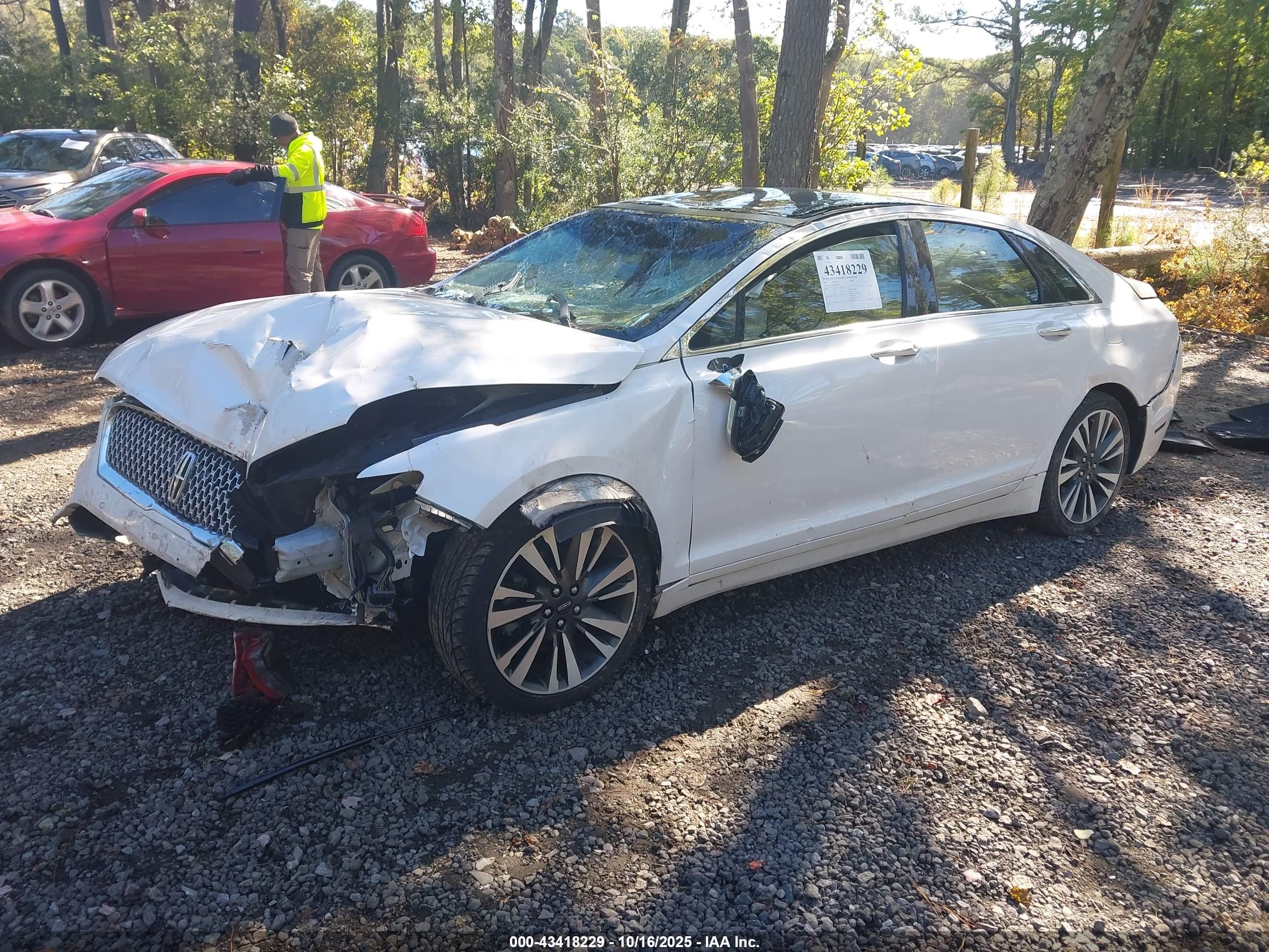 LINCOLN MKZ image 2
