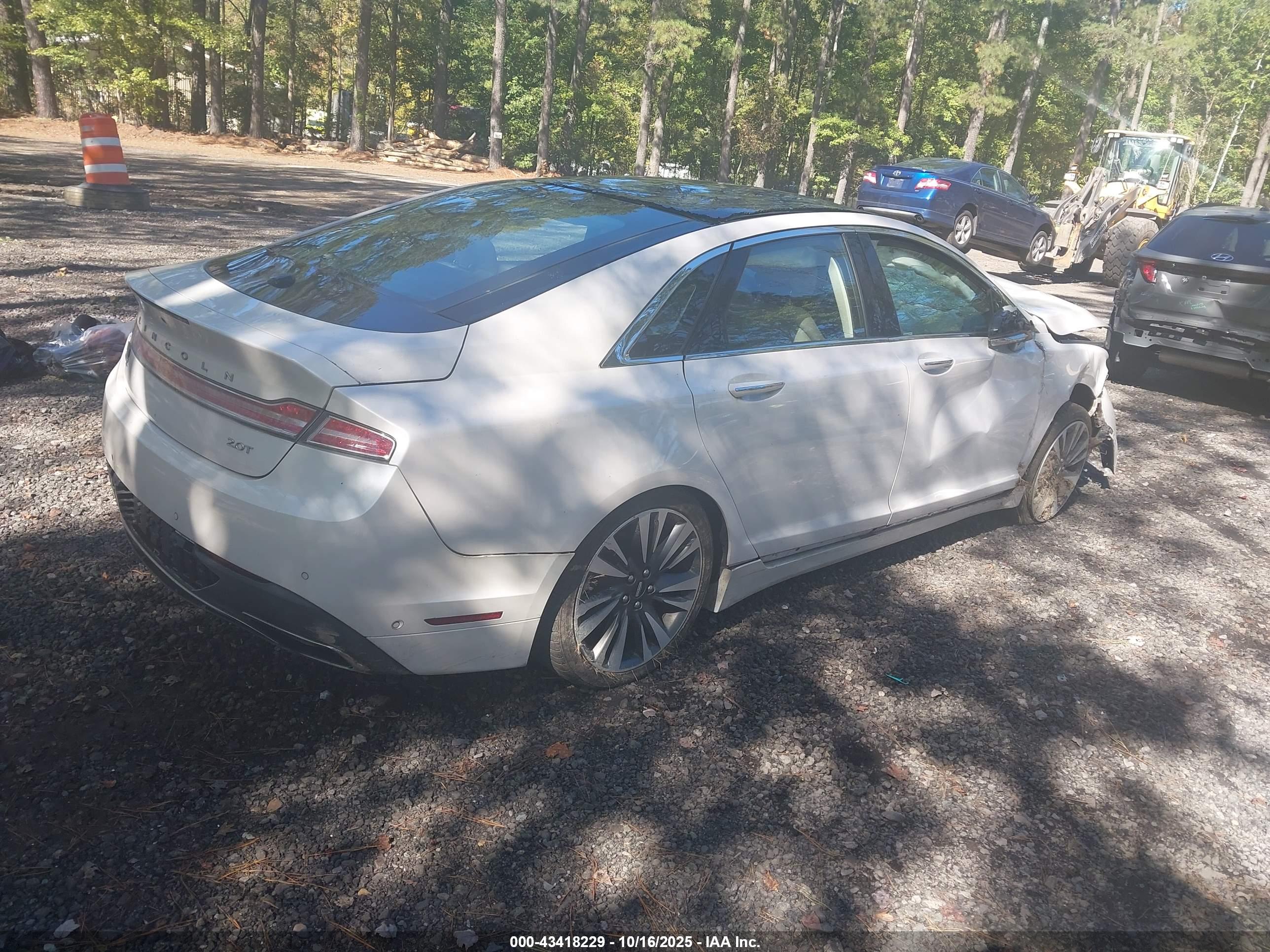 LINCOLN MKZ image 4