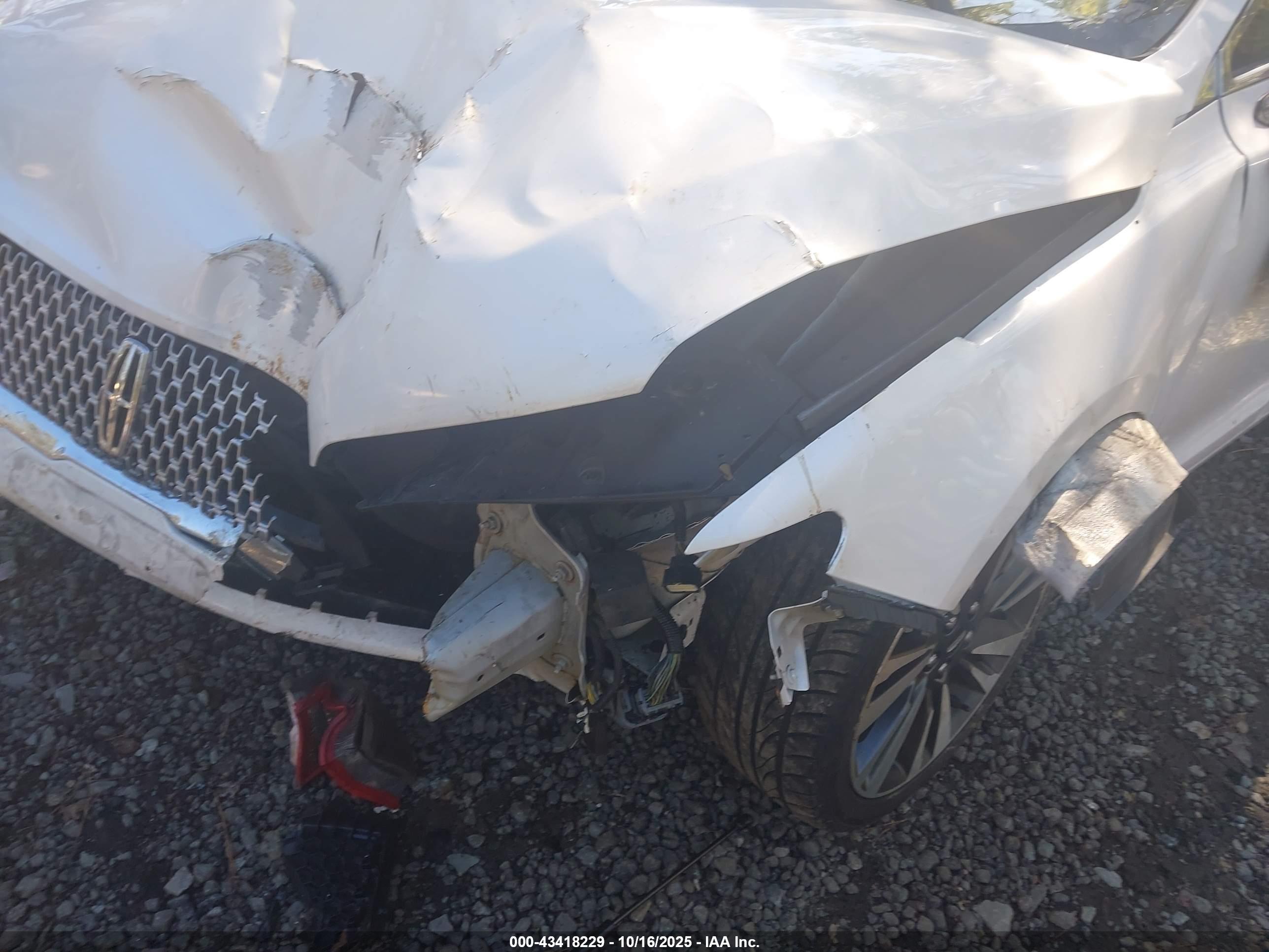 LINCOLN MKZ image 6