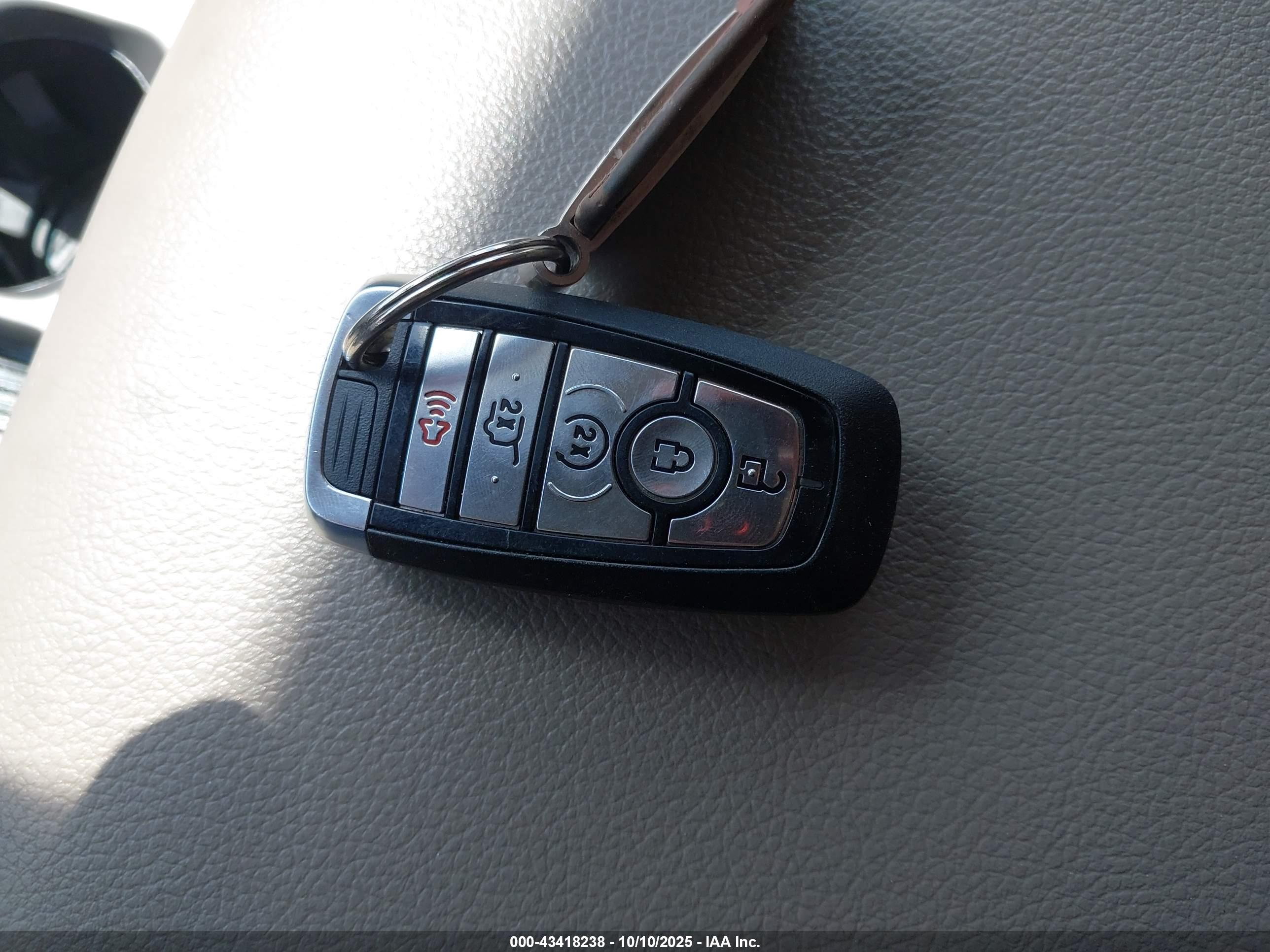 FORD EXPEDITION image 11
