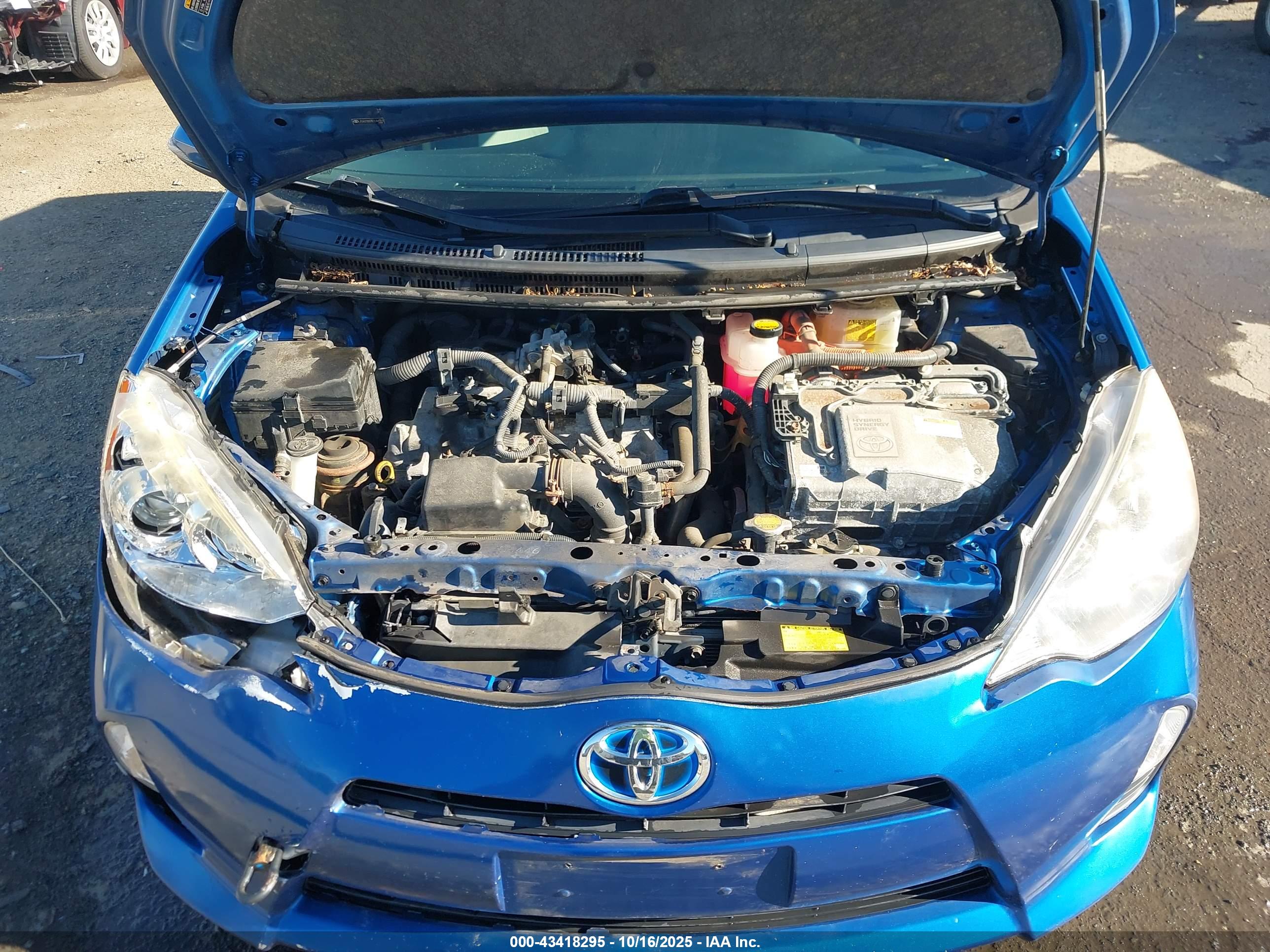 TOYOTA PRIUS image 10