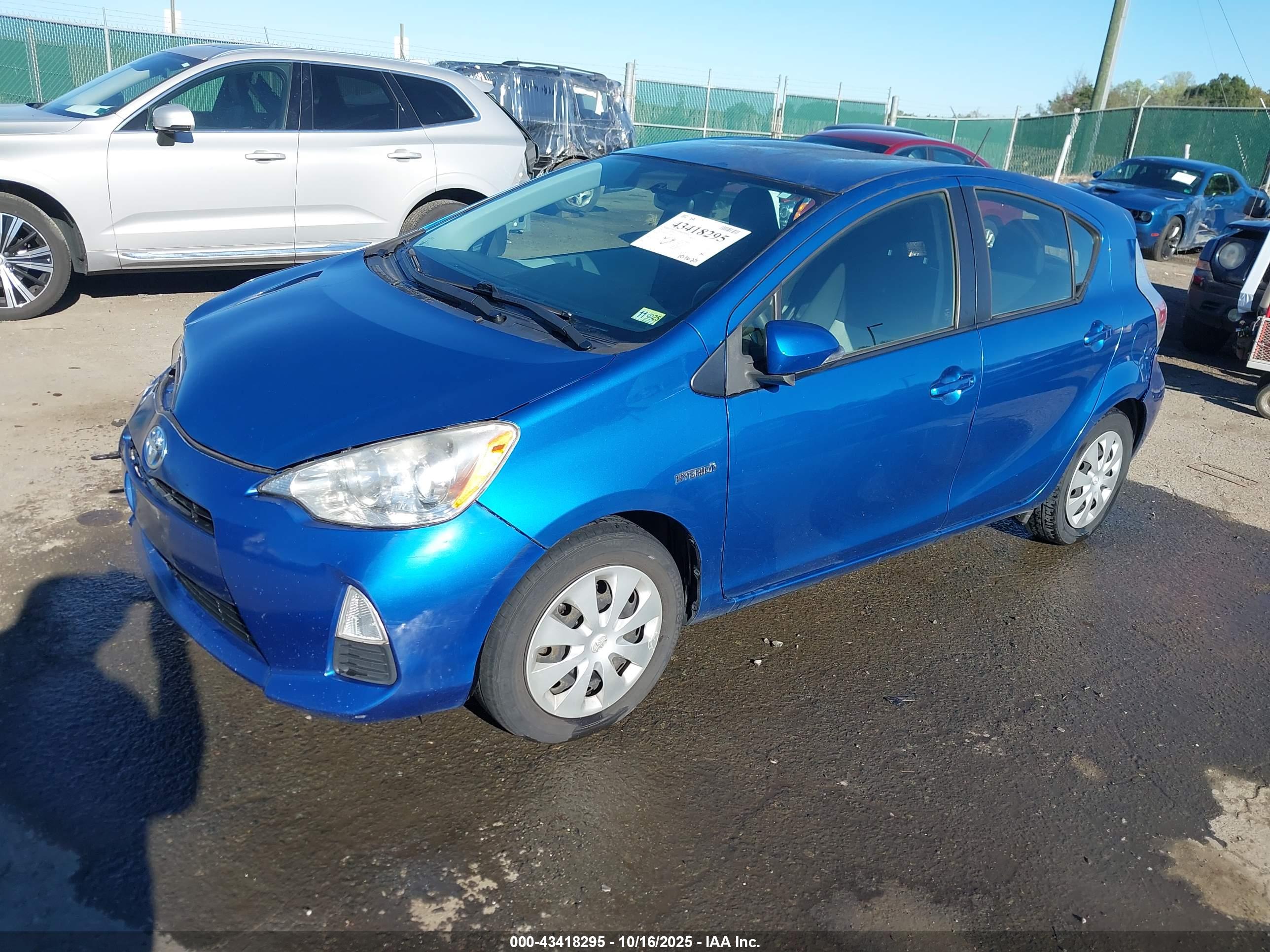 TOYOTA PRIUS image 2