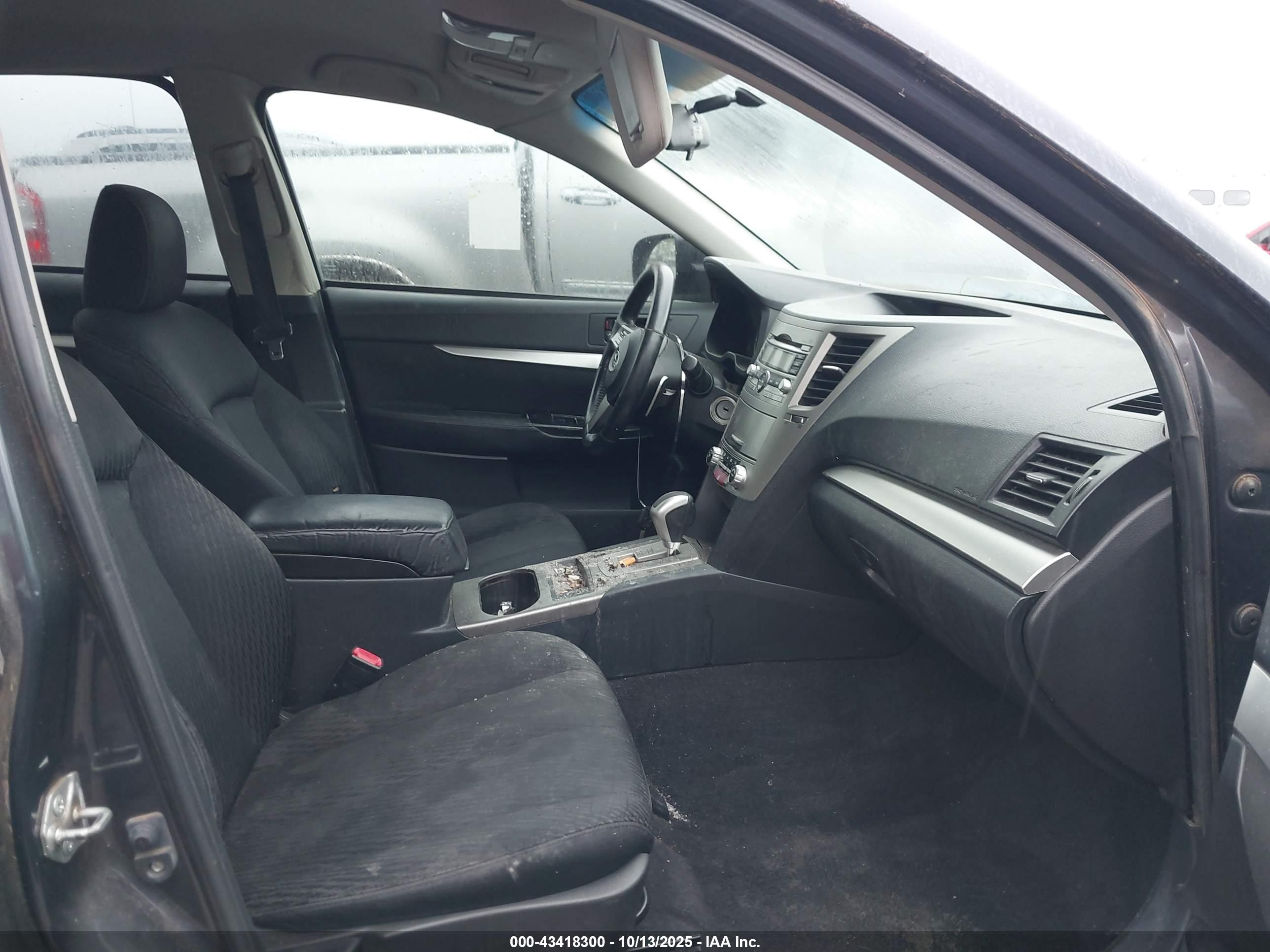 SUBARU LEGACY image 5