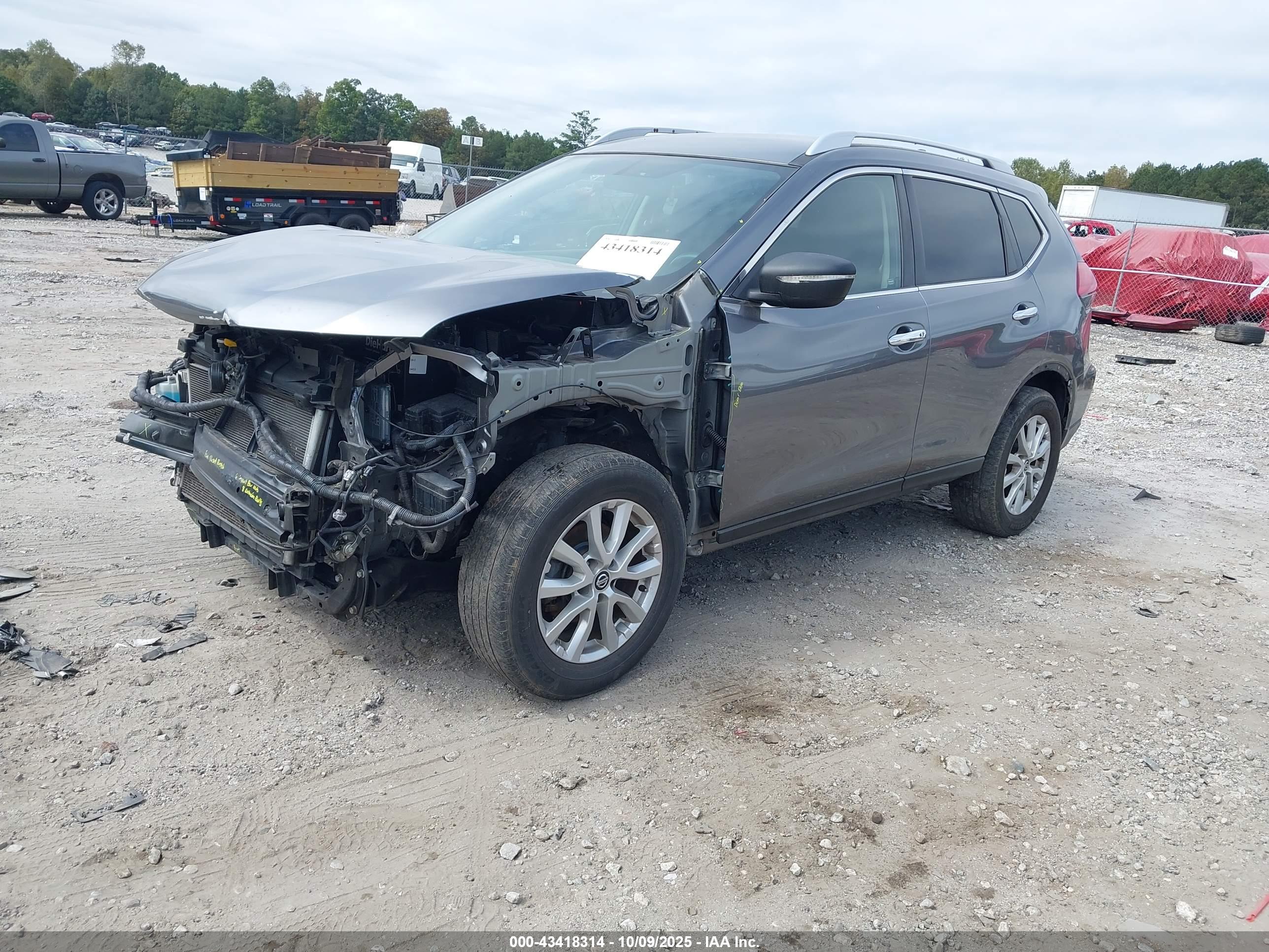 NISSAN ROGUE image 2