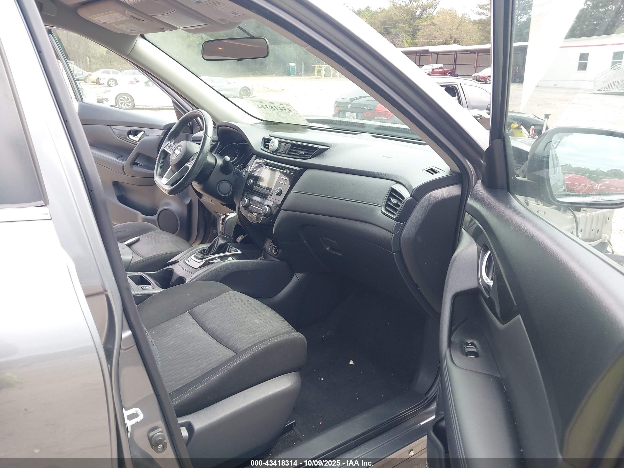 NISSAN ROGUE image 5