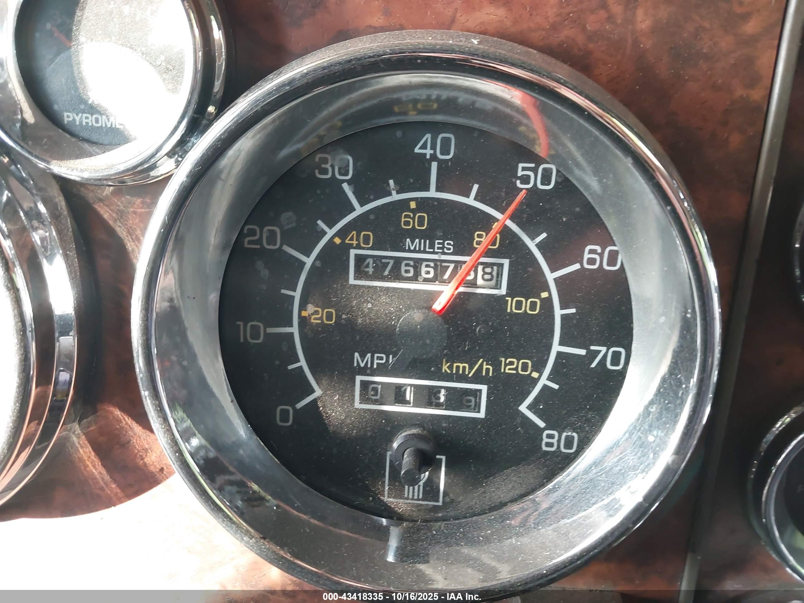 KENWORTH CONSTRUCTION image 6