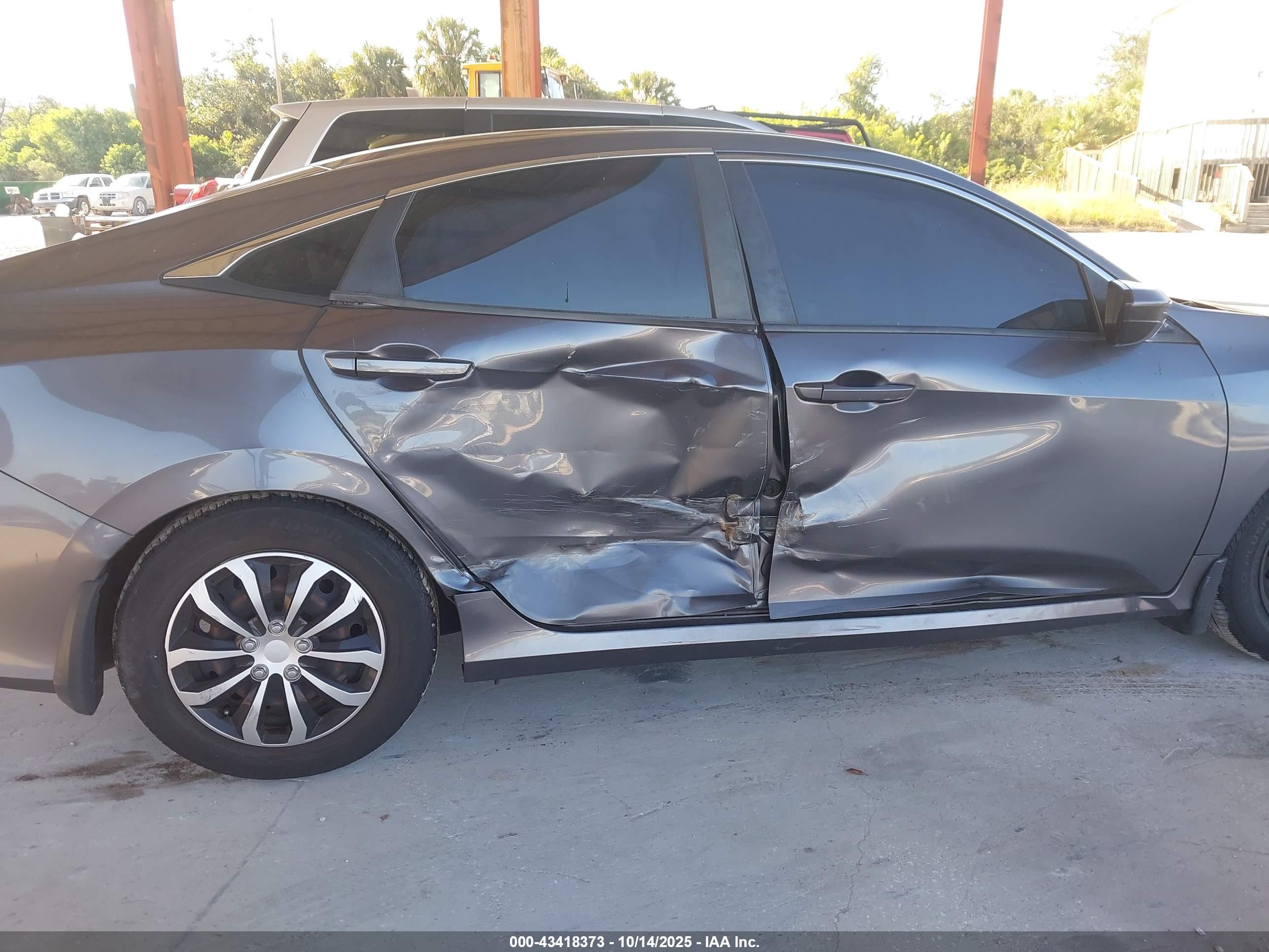HONDA CIVIC image 6
