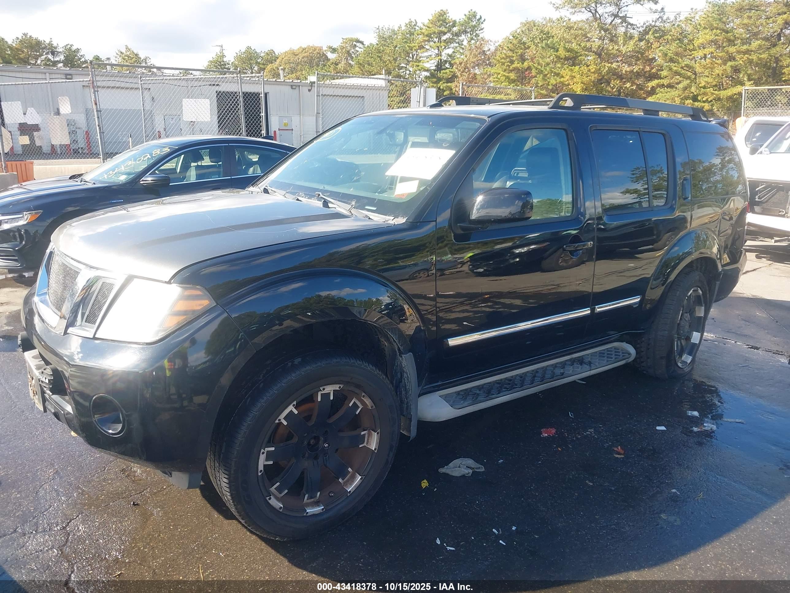 NISSAN PATHFINDER image 2