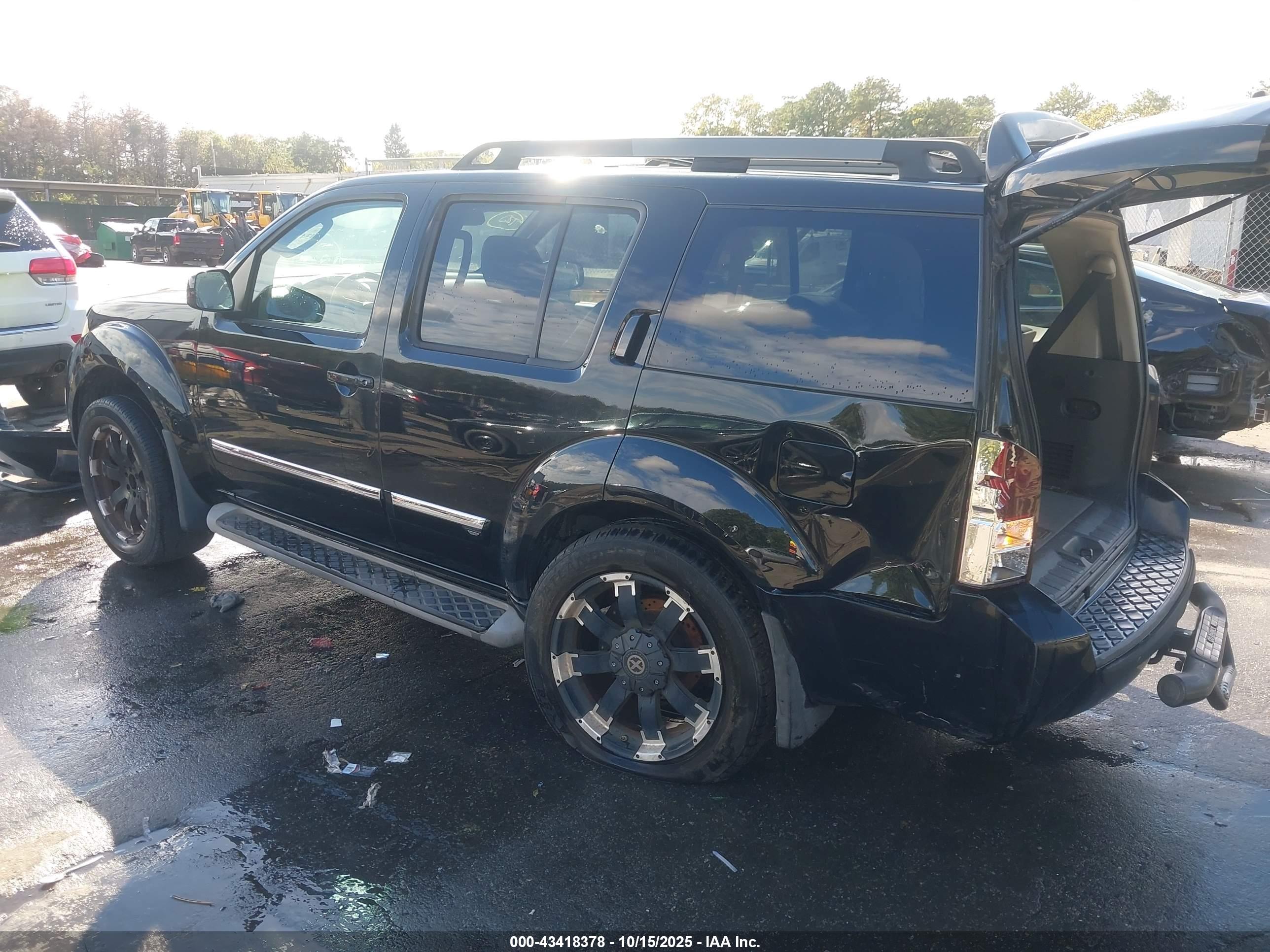 NISSAN PATHFINDER image 3