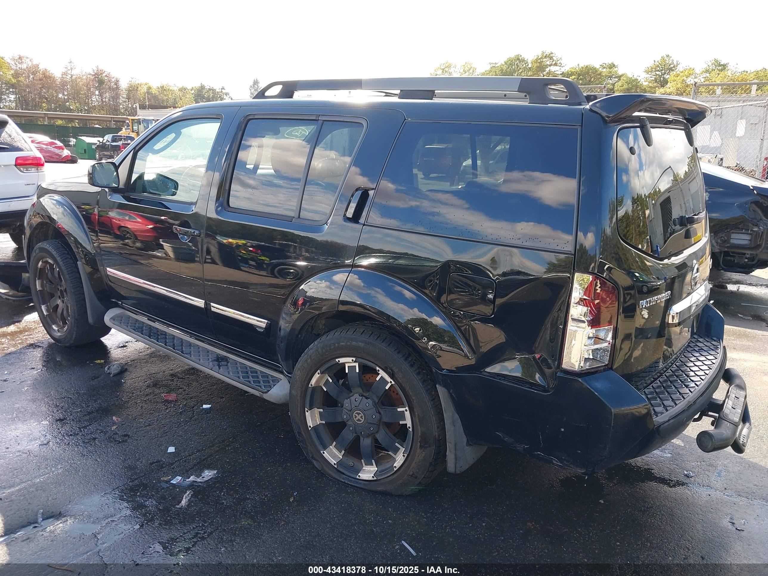 NISSAN PATHFINDER image 6