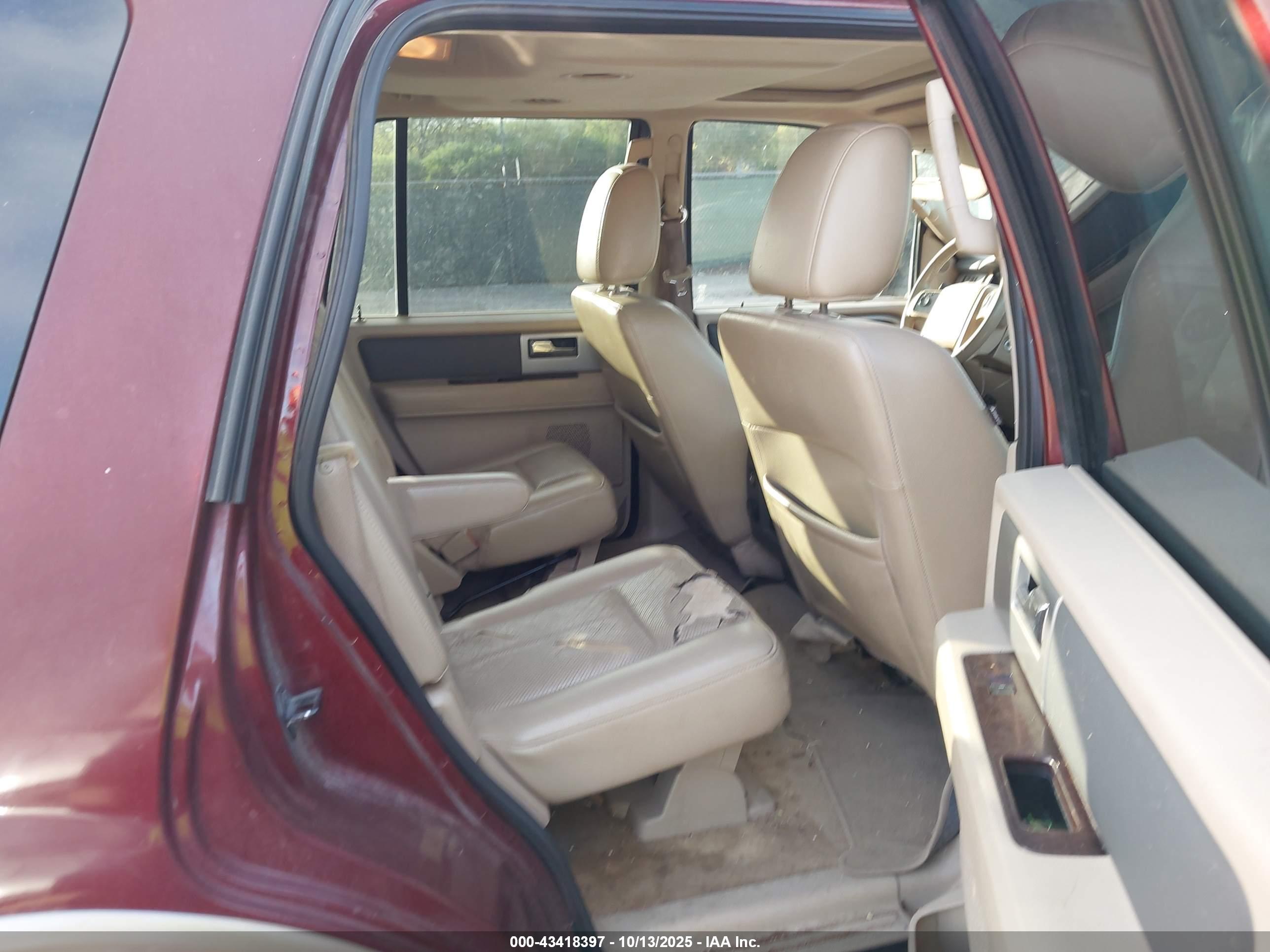 FORD EXPEDITION image 8