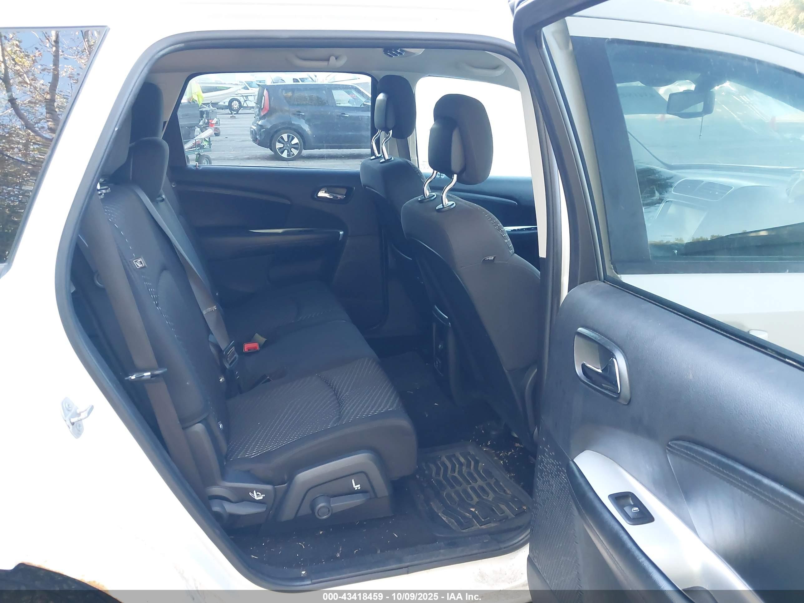 DODGE JOURNEY image 8
