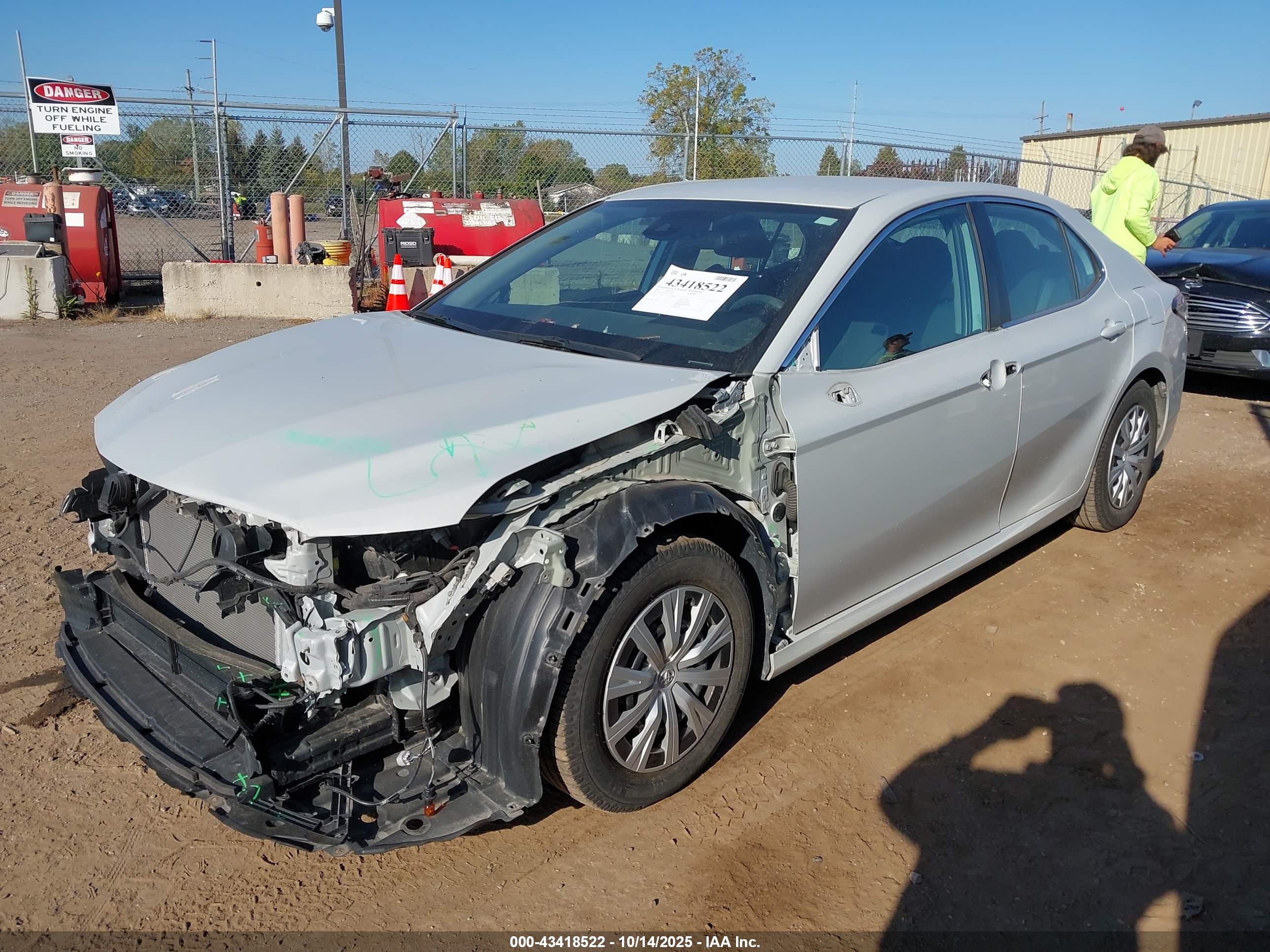 TOYOTA CAMRY image 2