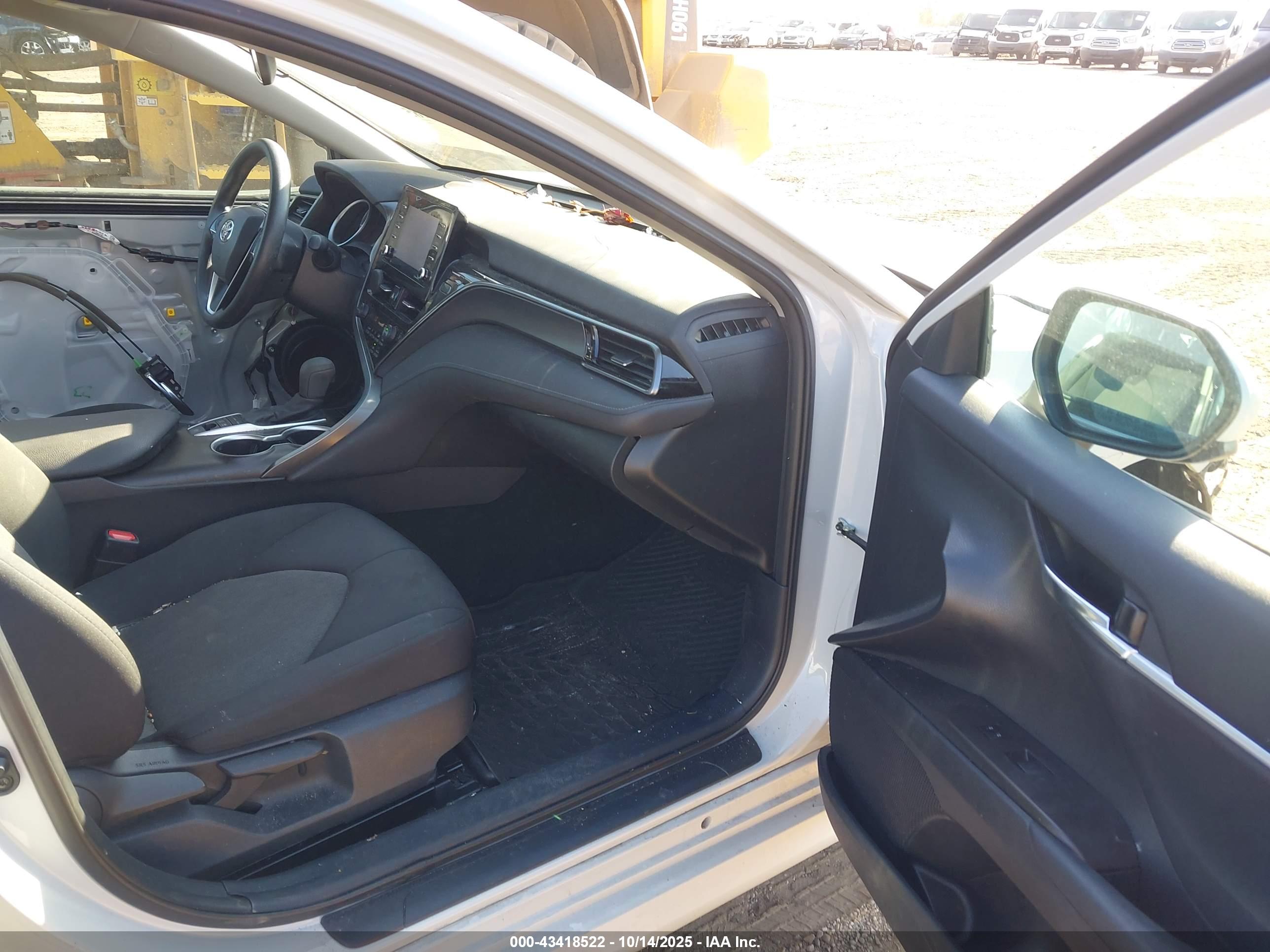 TOYOTA CAMRY image 5