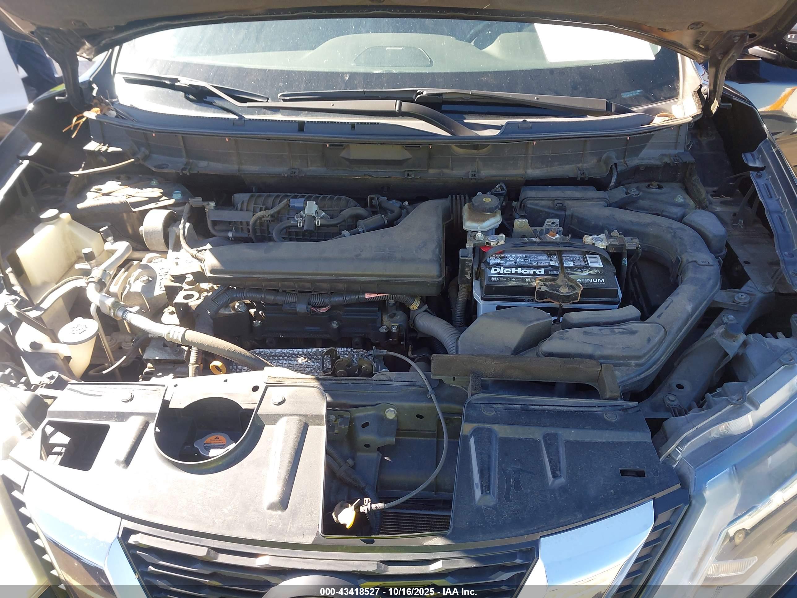 NISSAN ROGUE image 10