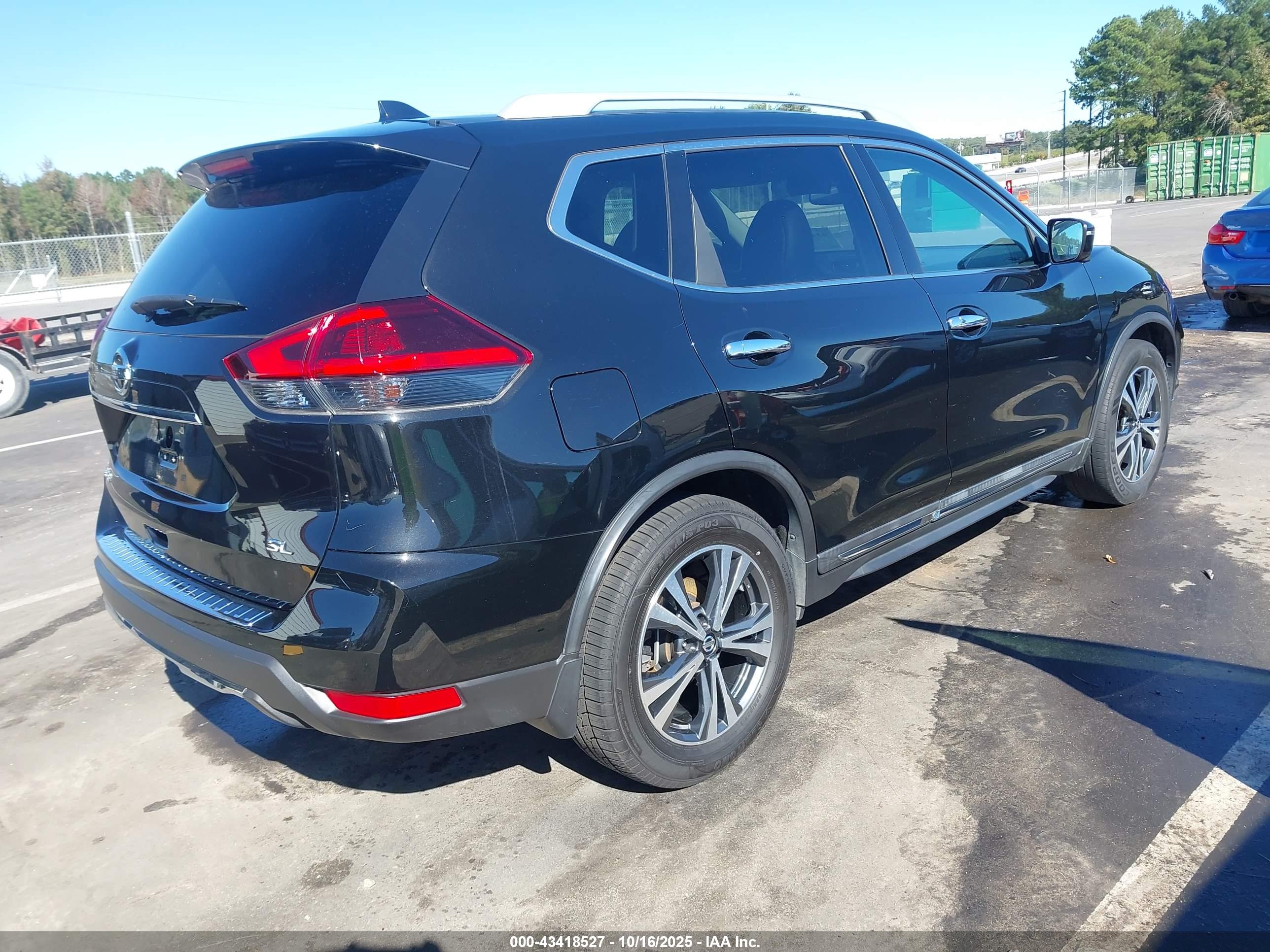 NISSAN ROGUE image 4