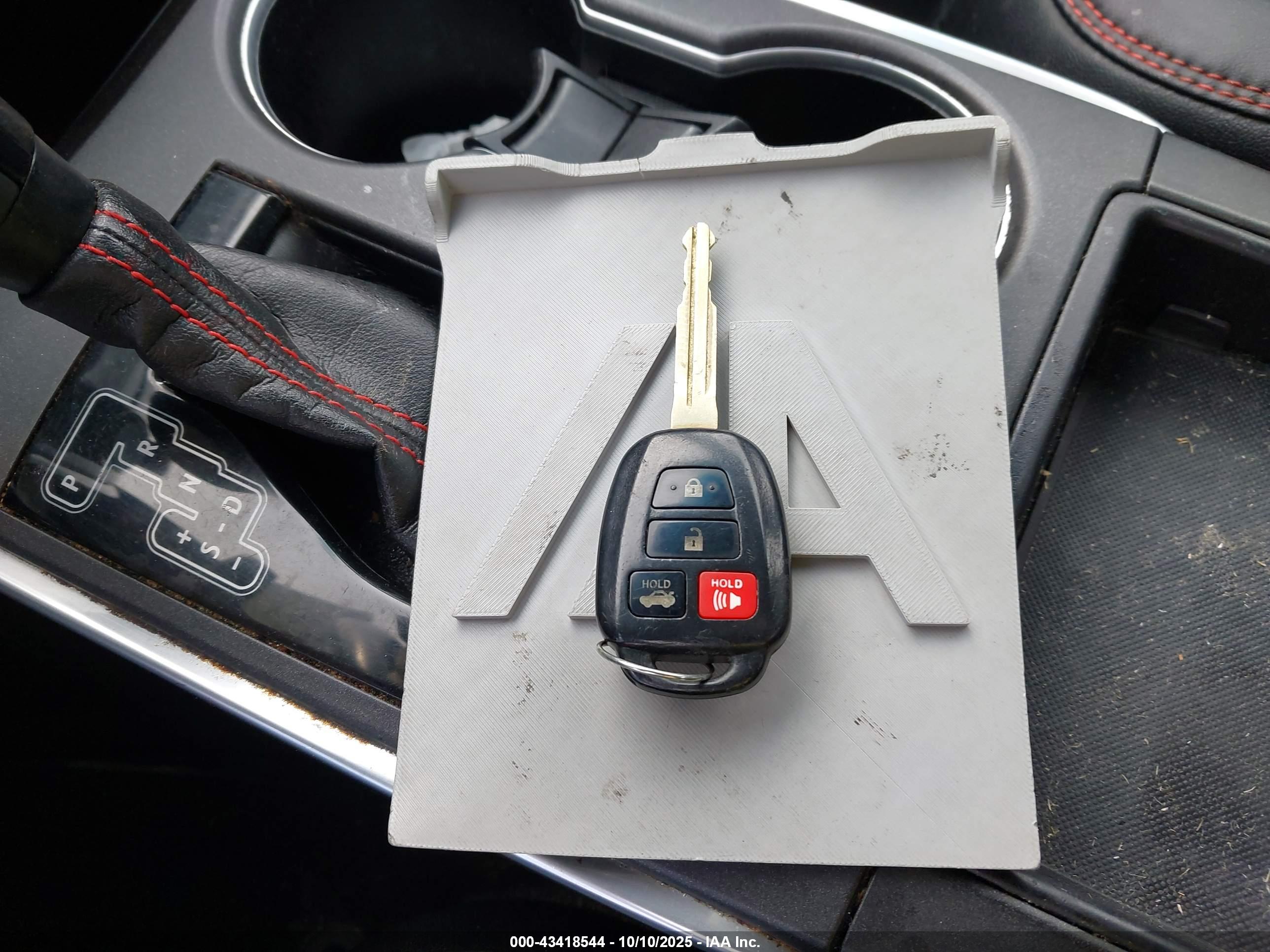 TOYOTA CAMRY image 11