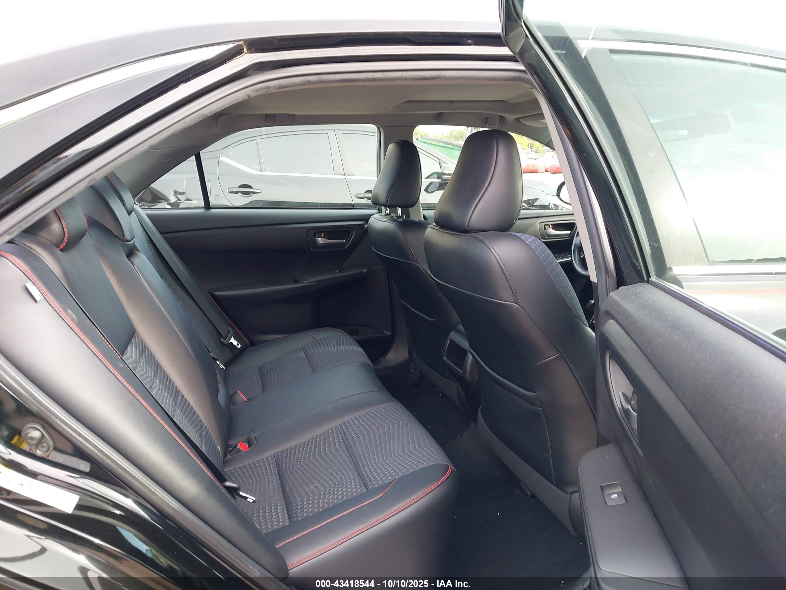 TOYOTA CAMRY image 8