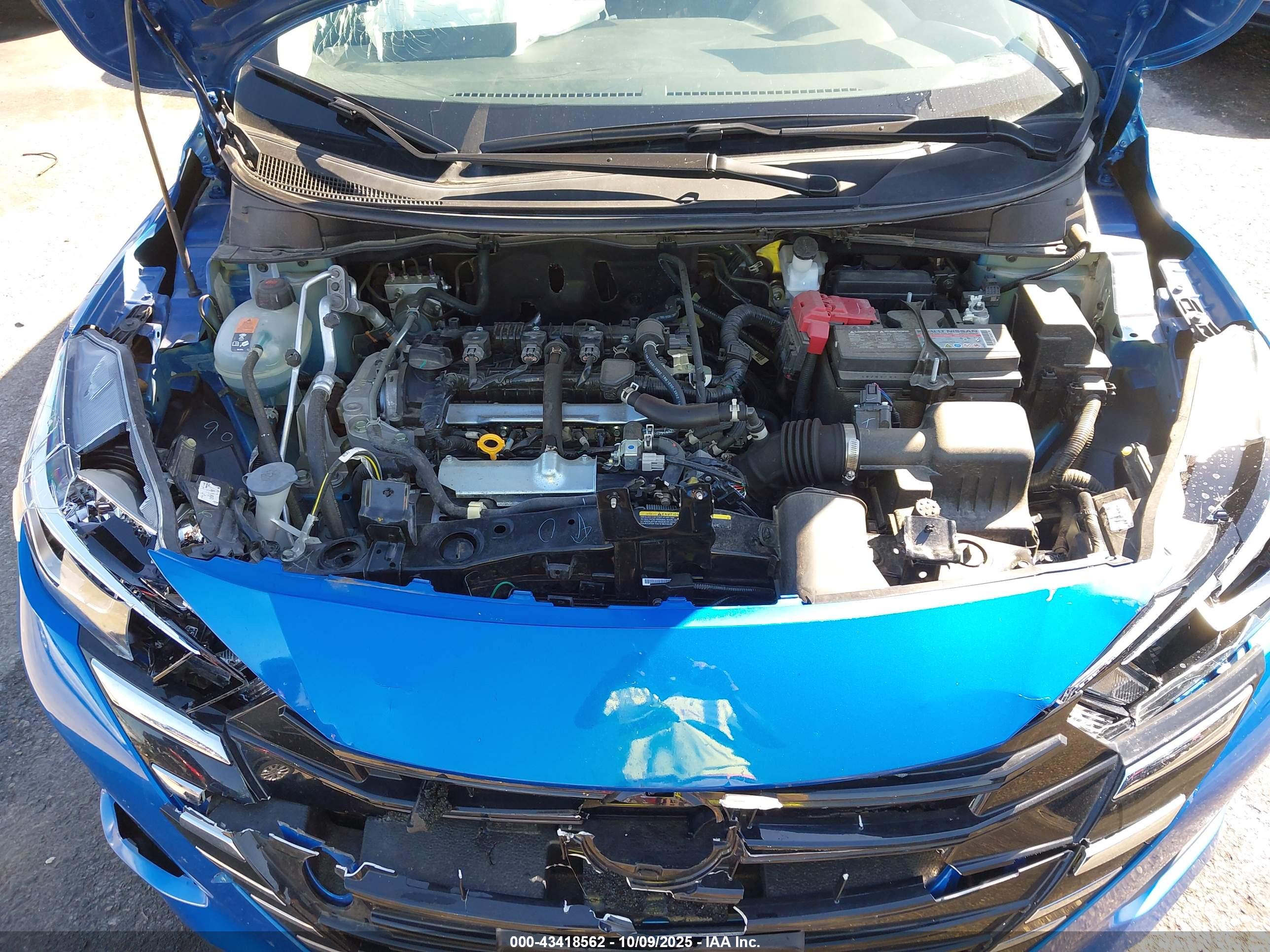 NISSAN VERSA image 10