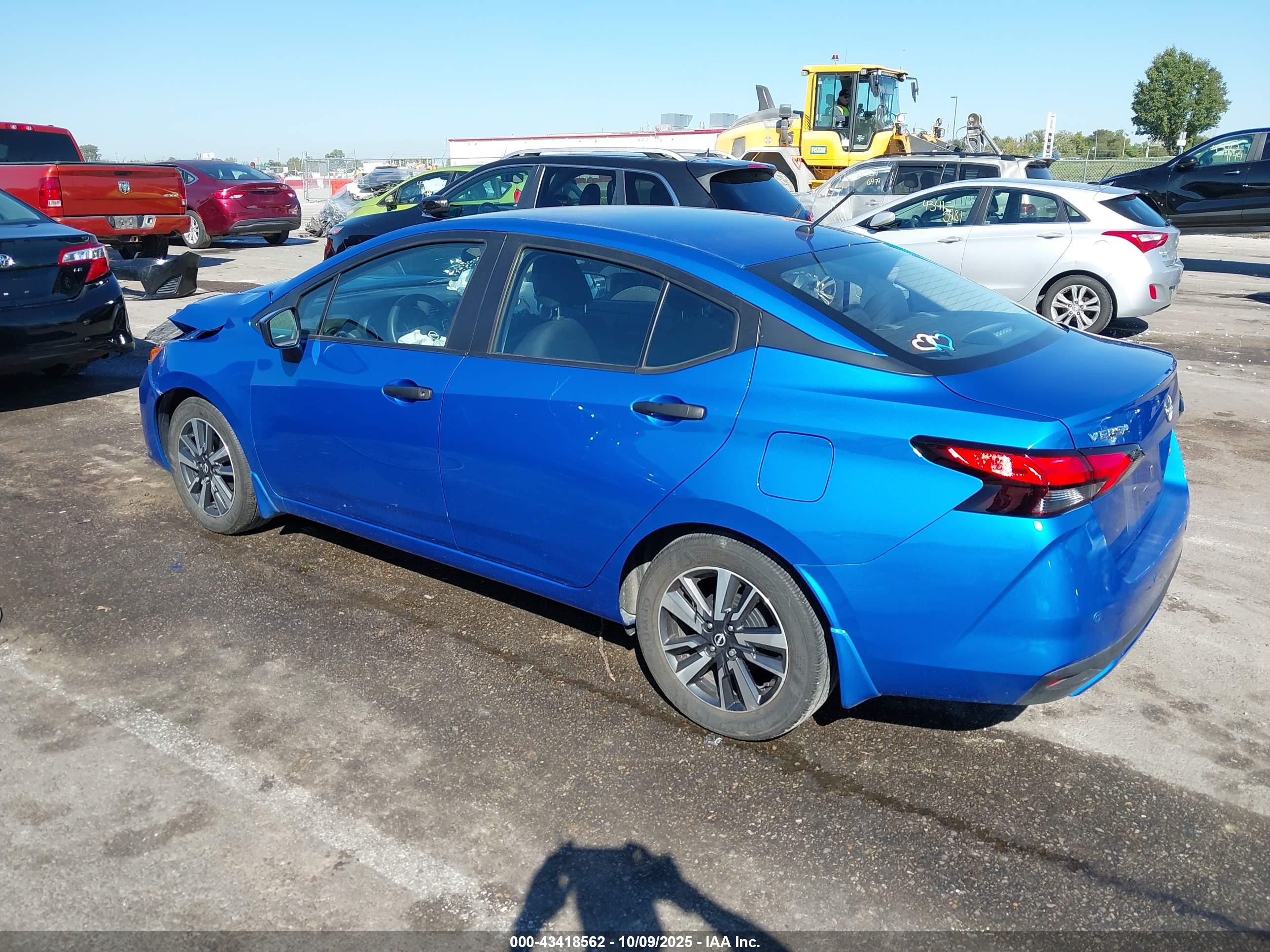 NISSAN VERSA image 3