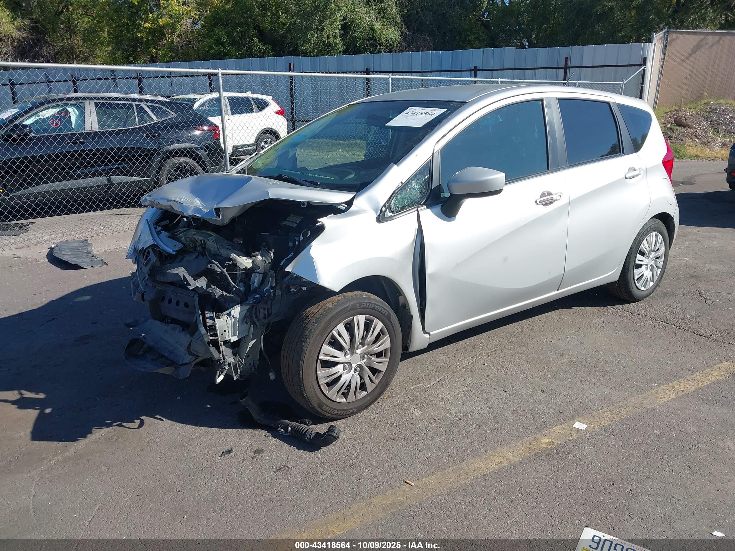 NISSAN VERSA image 2