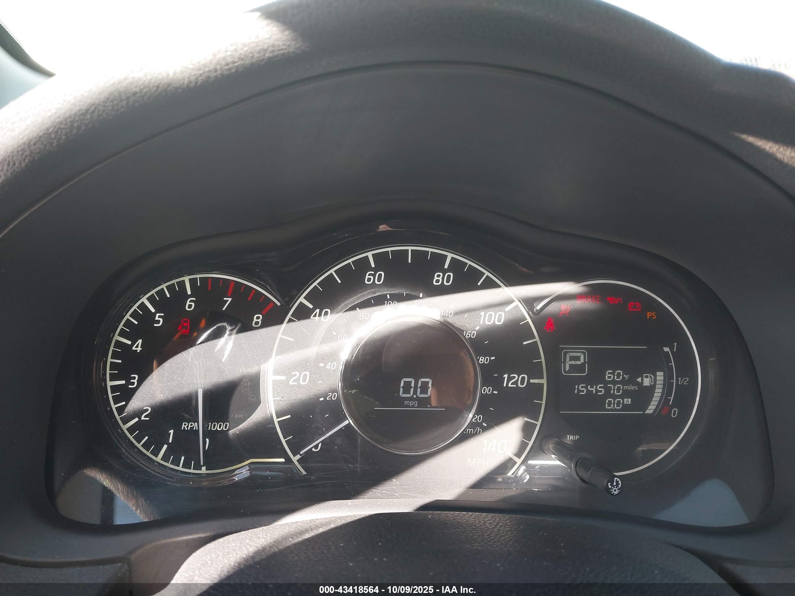 NISSAN VERSA image 7