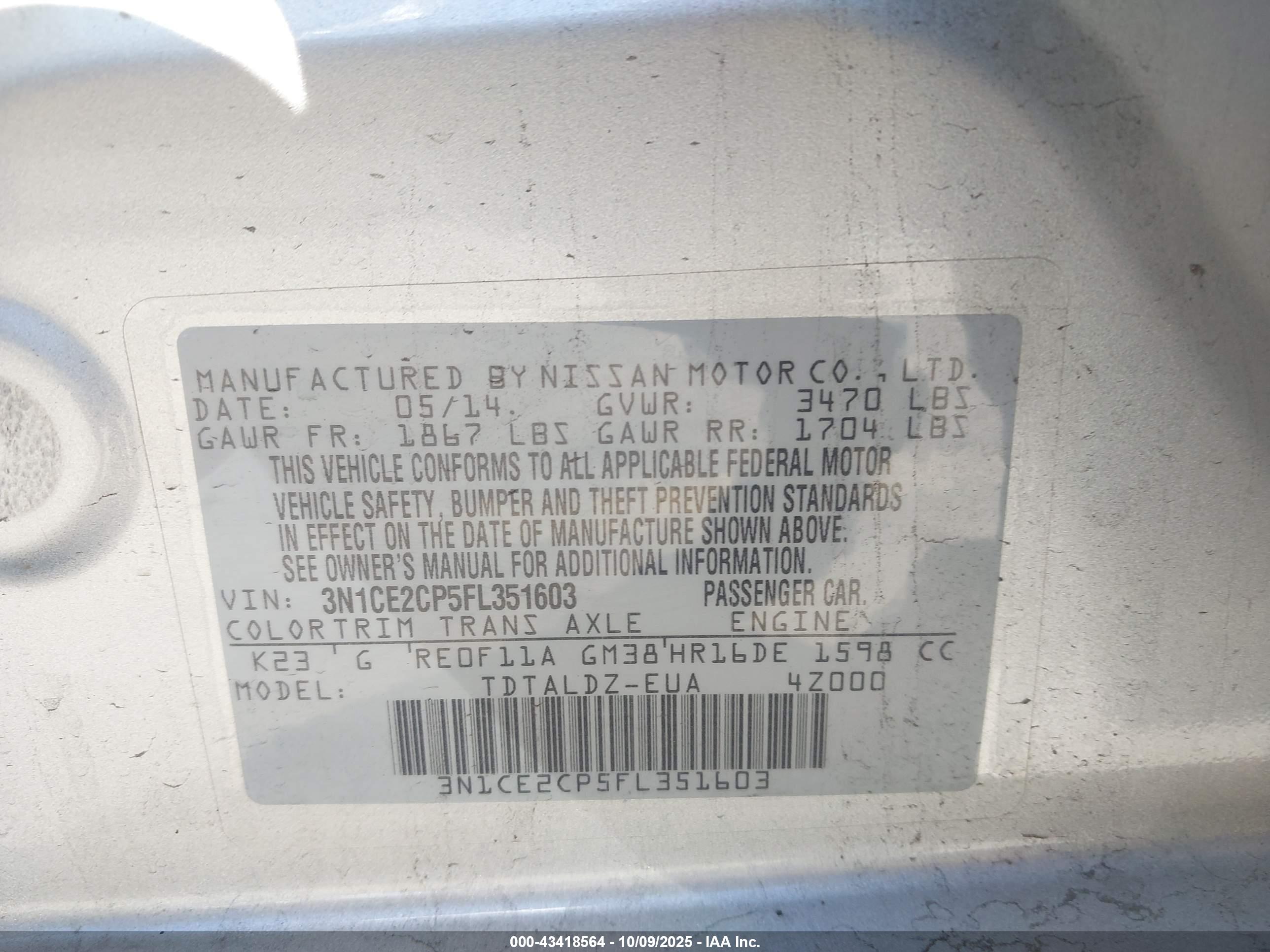 NISSAN VERSA image 9