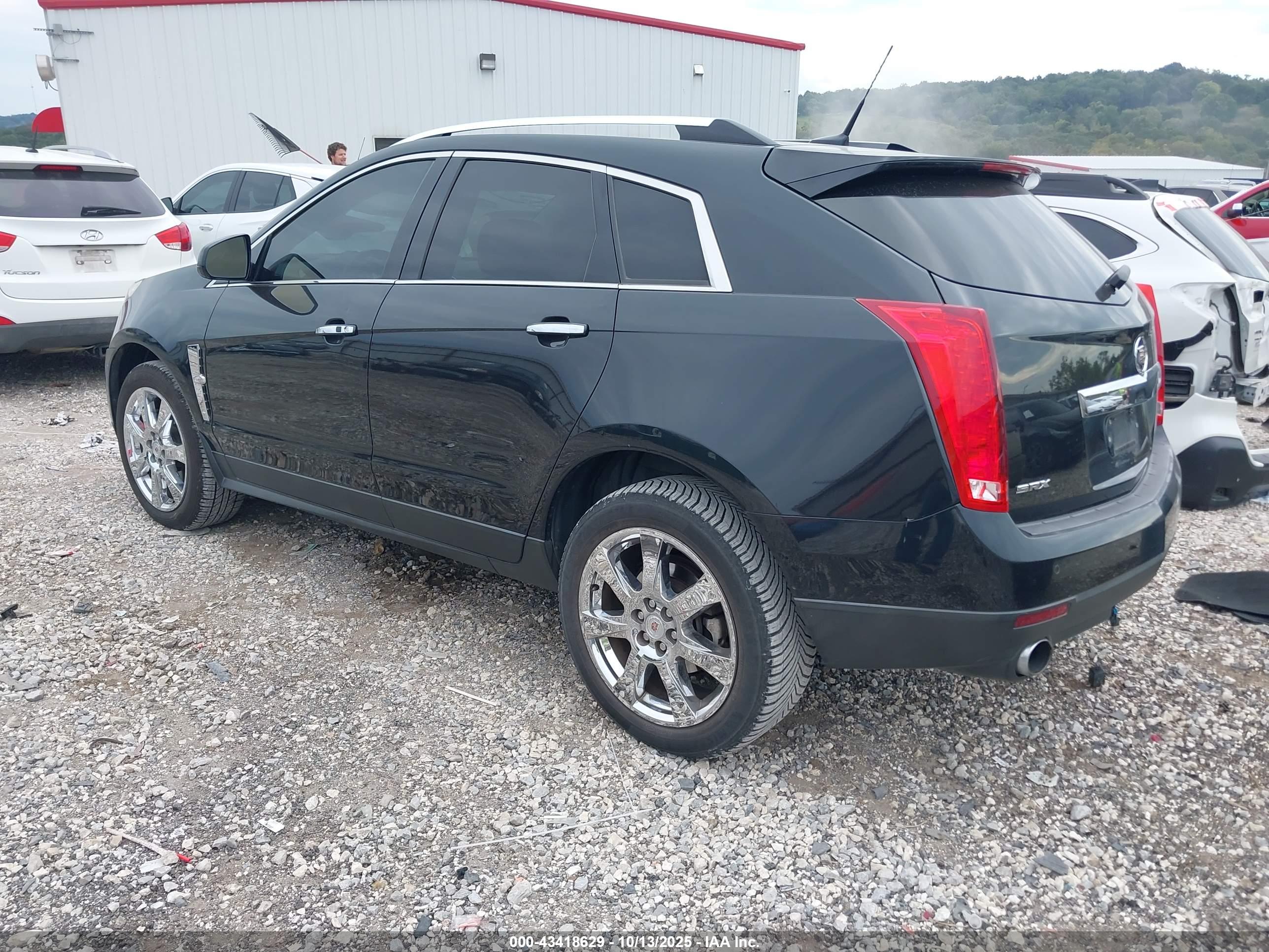 CADILLAC SRX image 3