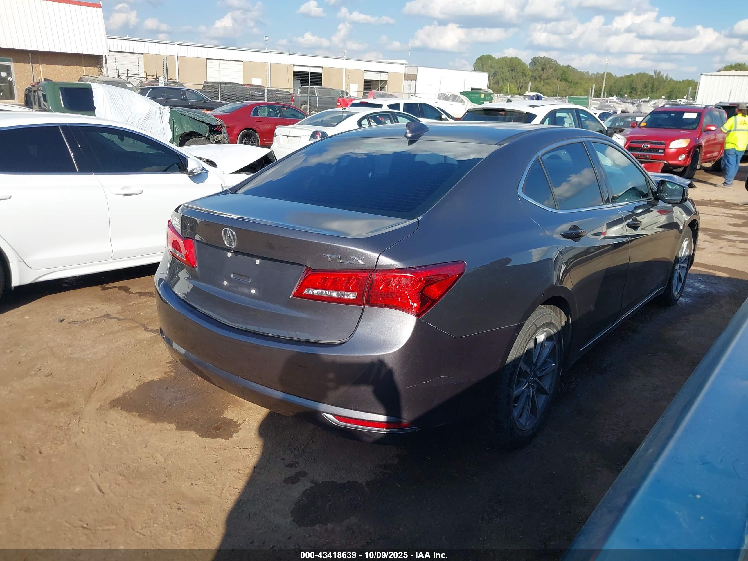 ACURA TLX image 4