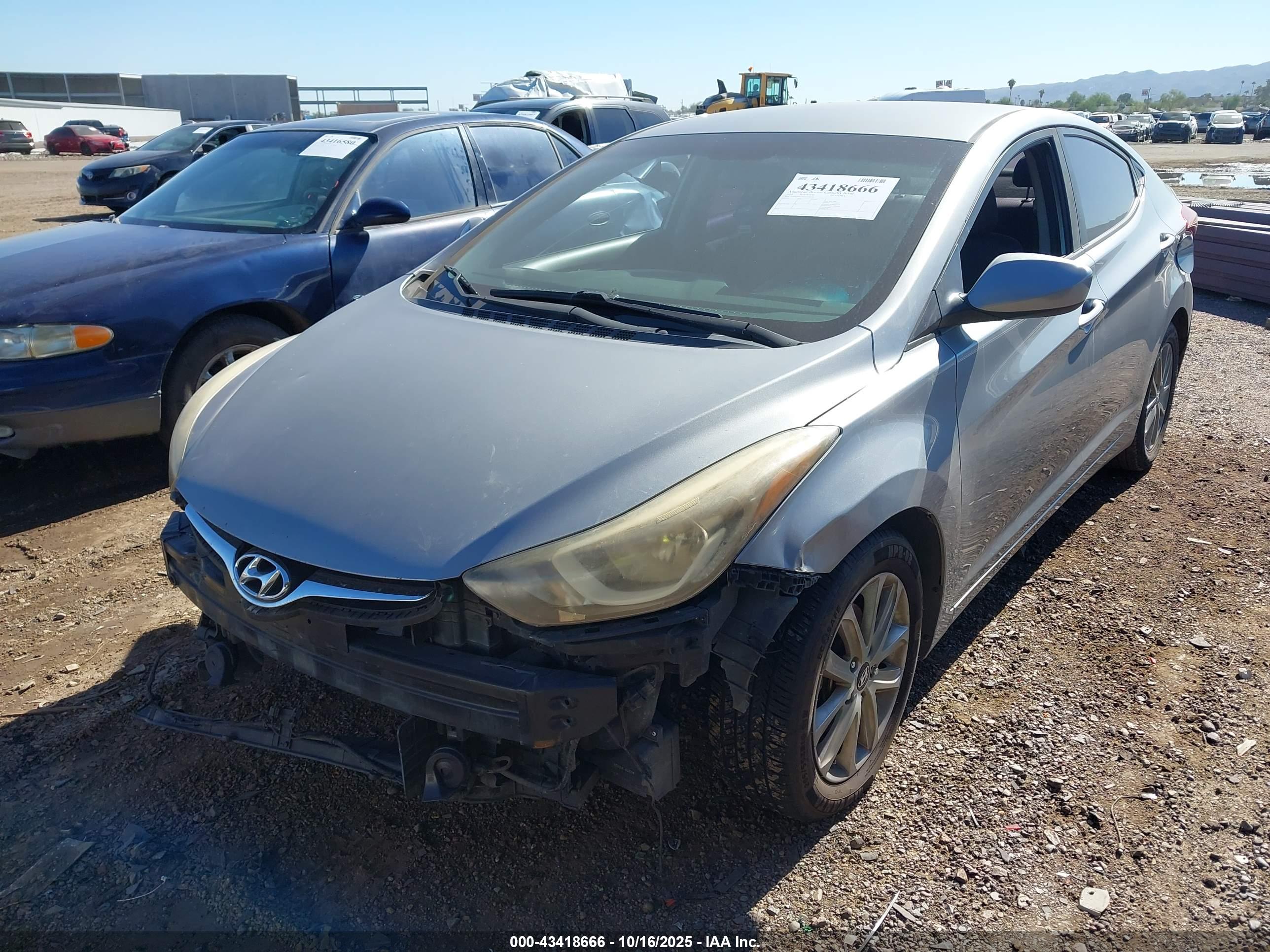 HYUNDAI ELANTRA image 6