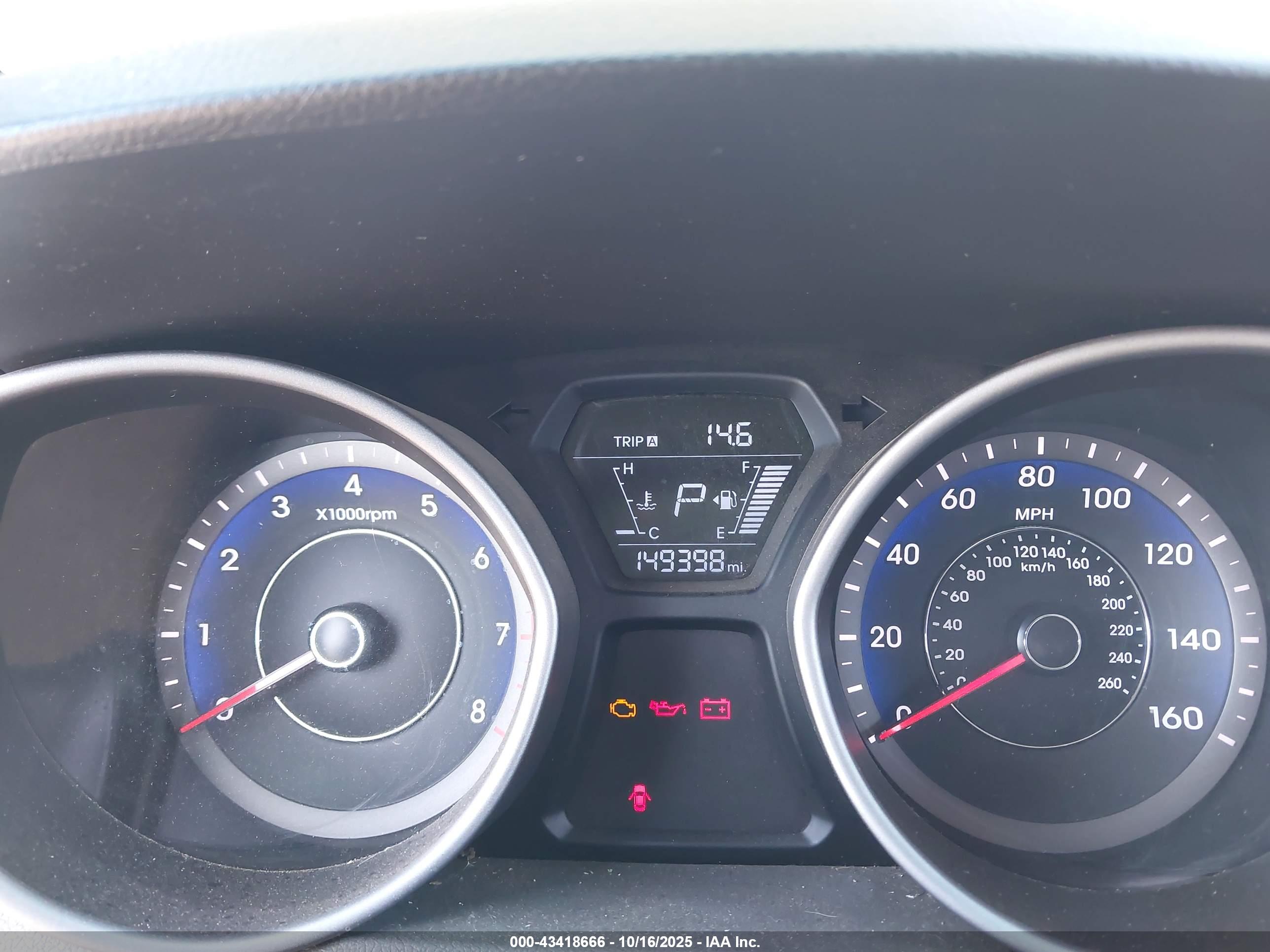 HYUNDAI ELANTRA image 7
