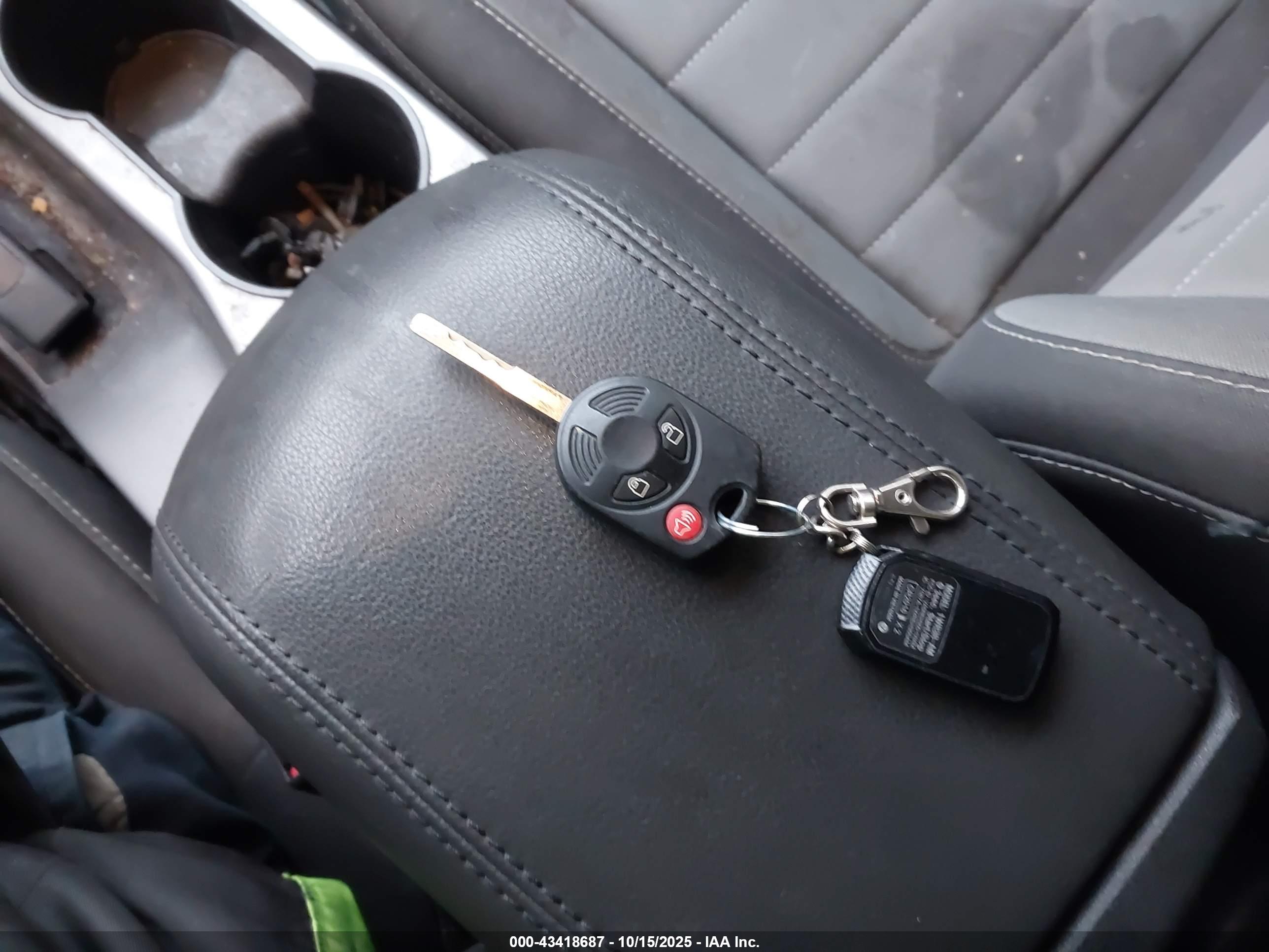 FORD ESCAPE image 11