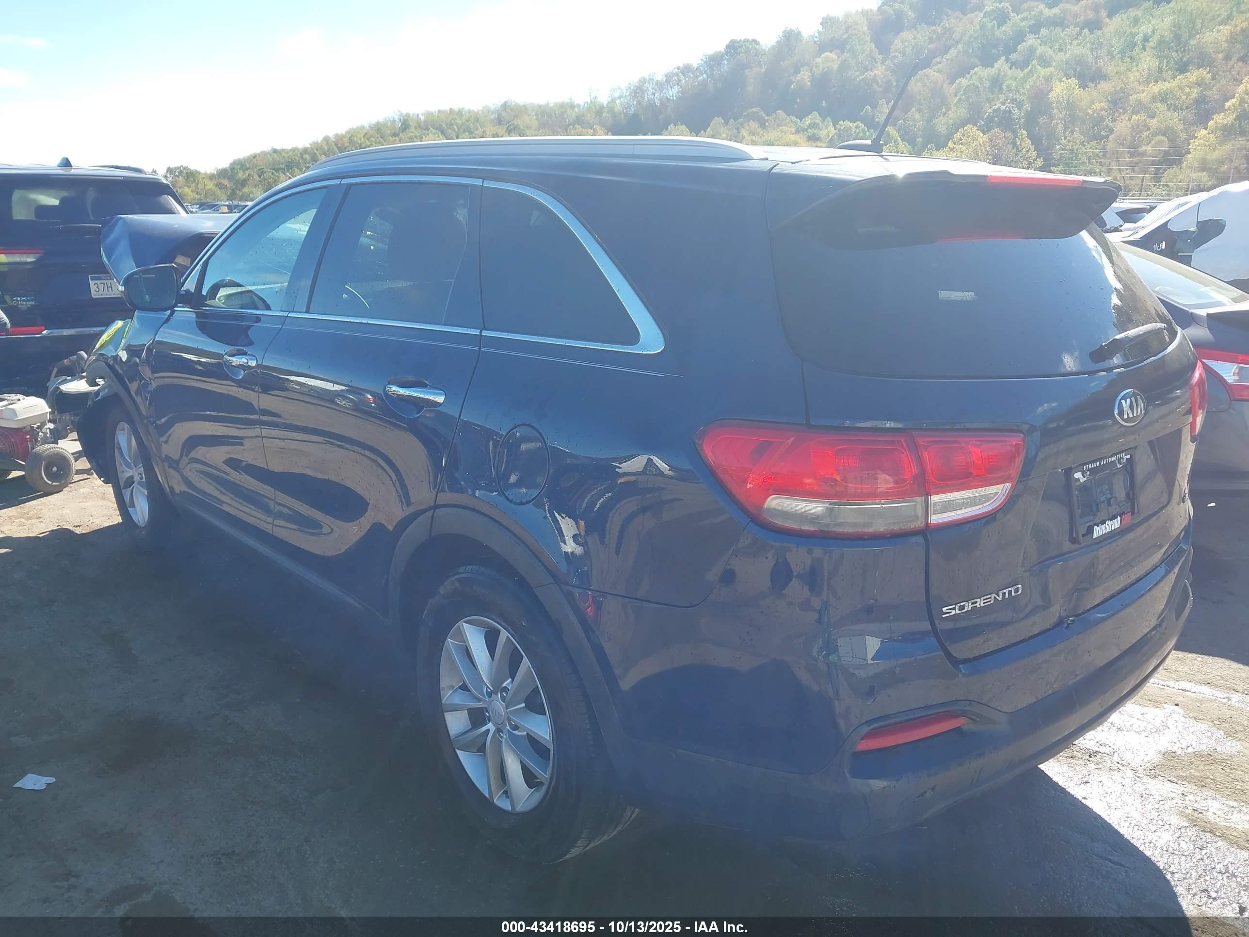 KIA SORENTO image 3