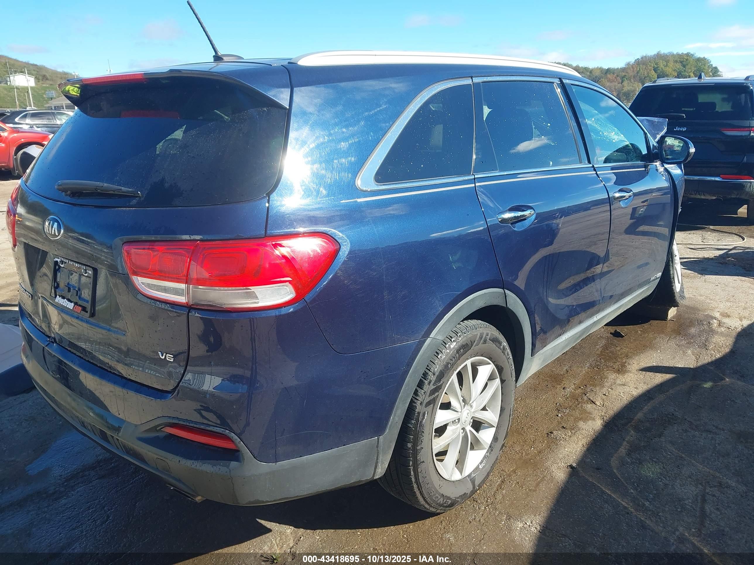 KIA SORENTO image 4