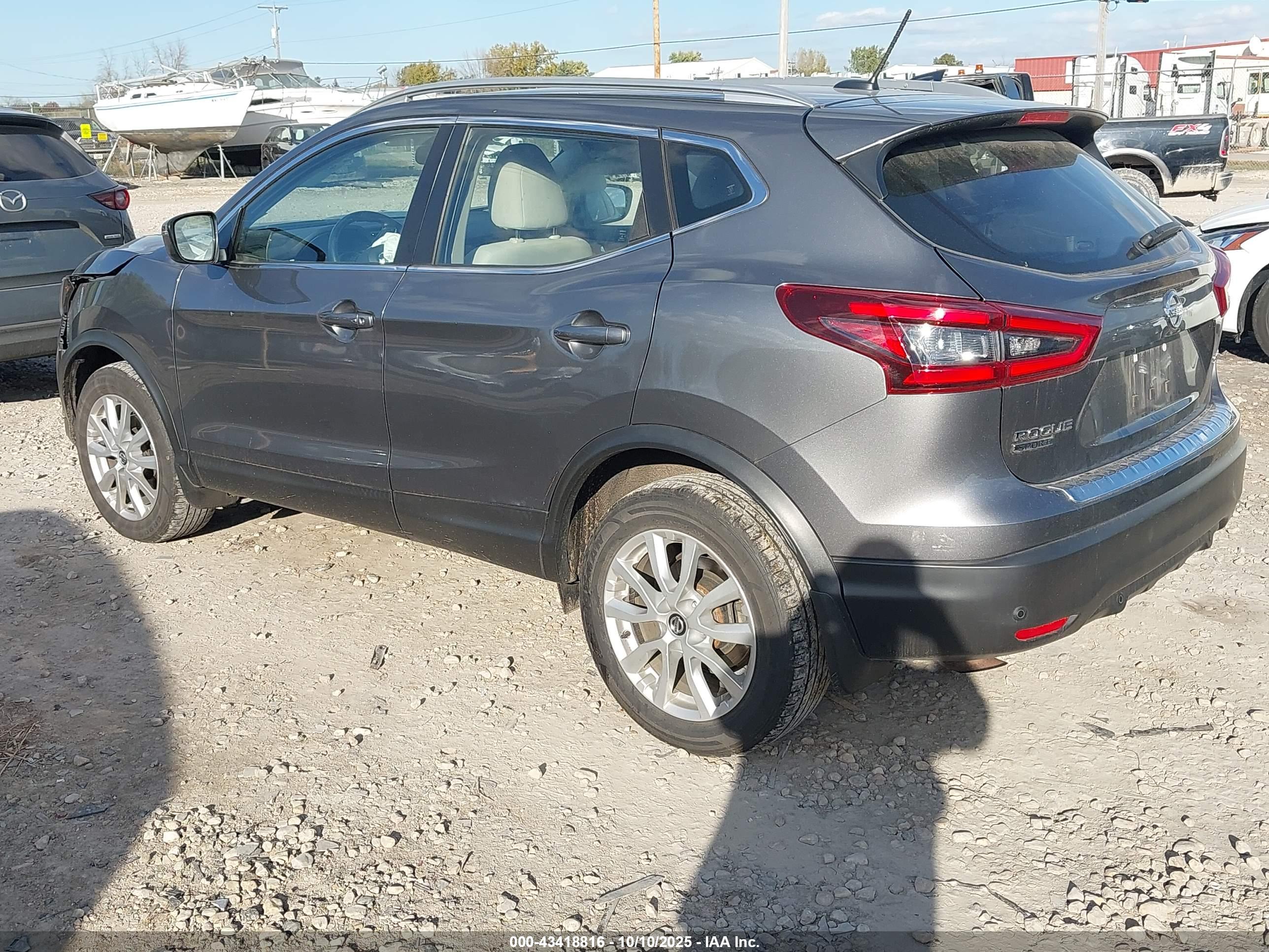 NISSAN ROGUE image 3