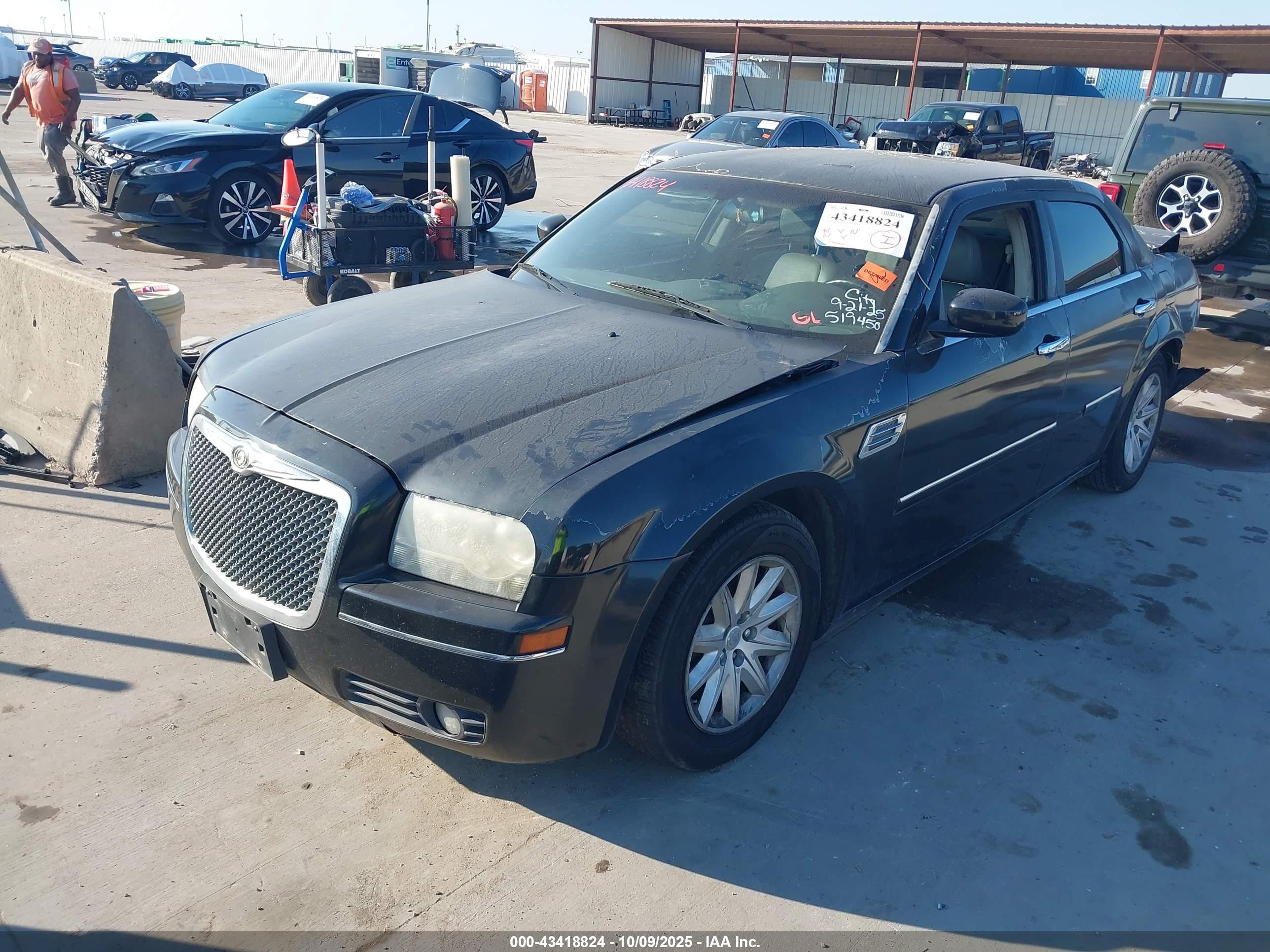 CHRYSLER 300 image 2