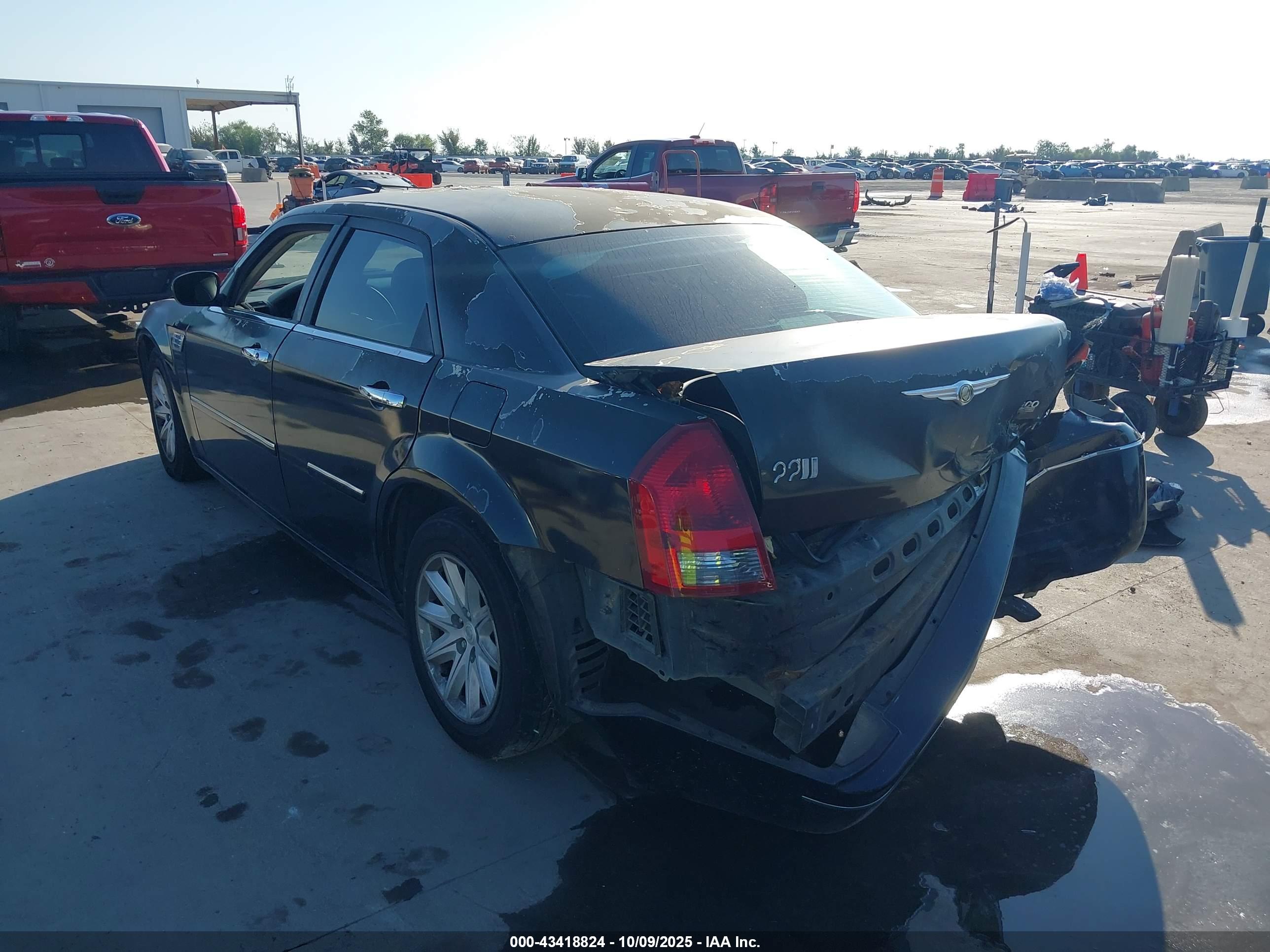 CHRYSLER 300 image 3