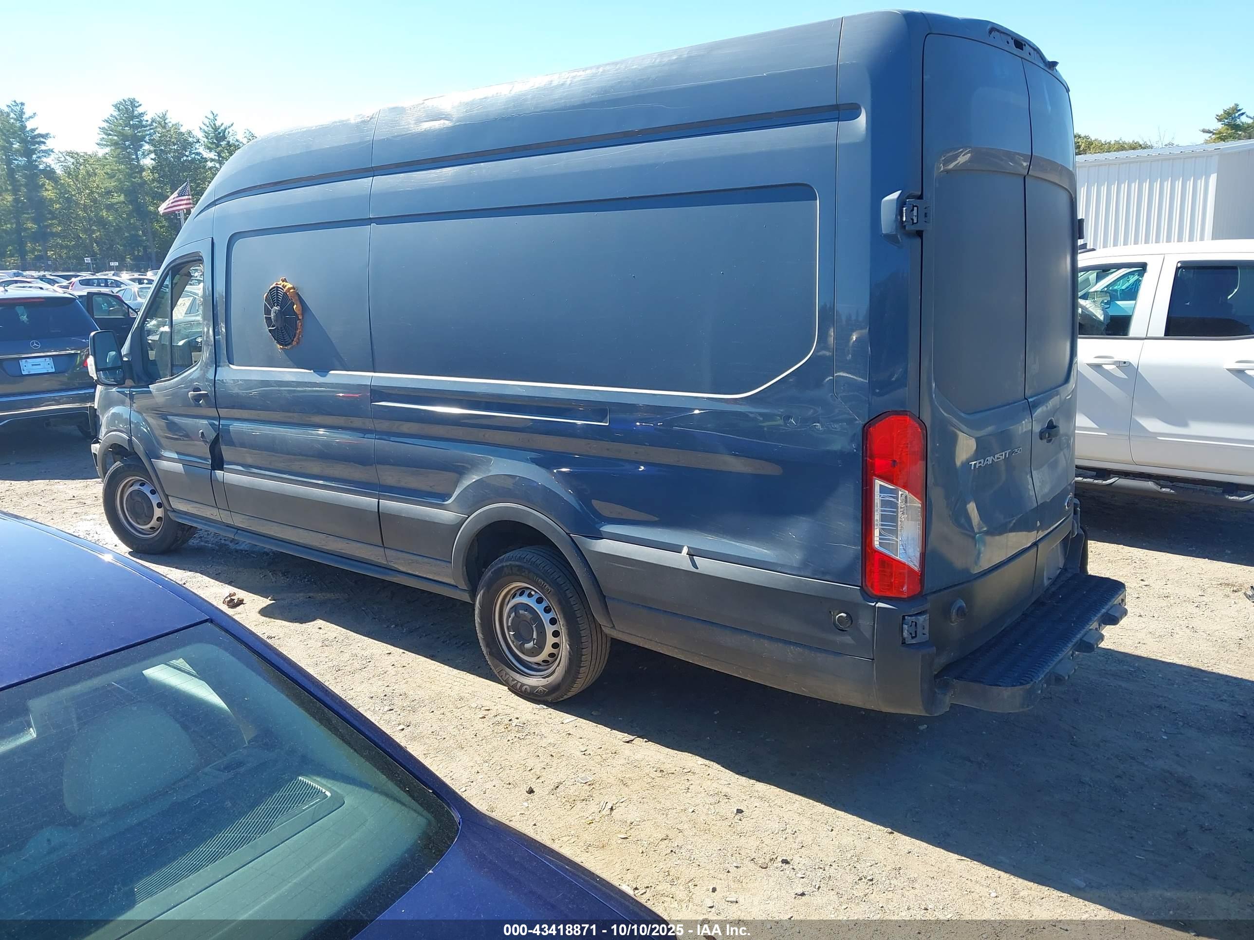 FORD TRANSIT image 3