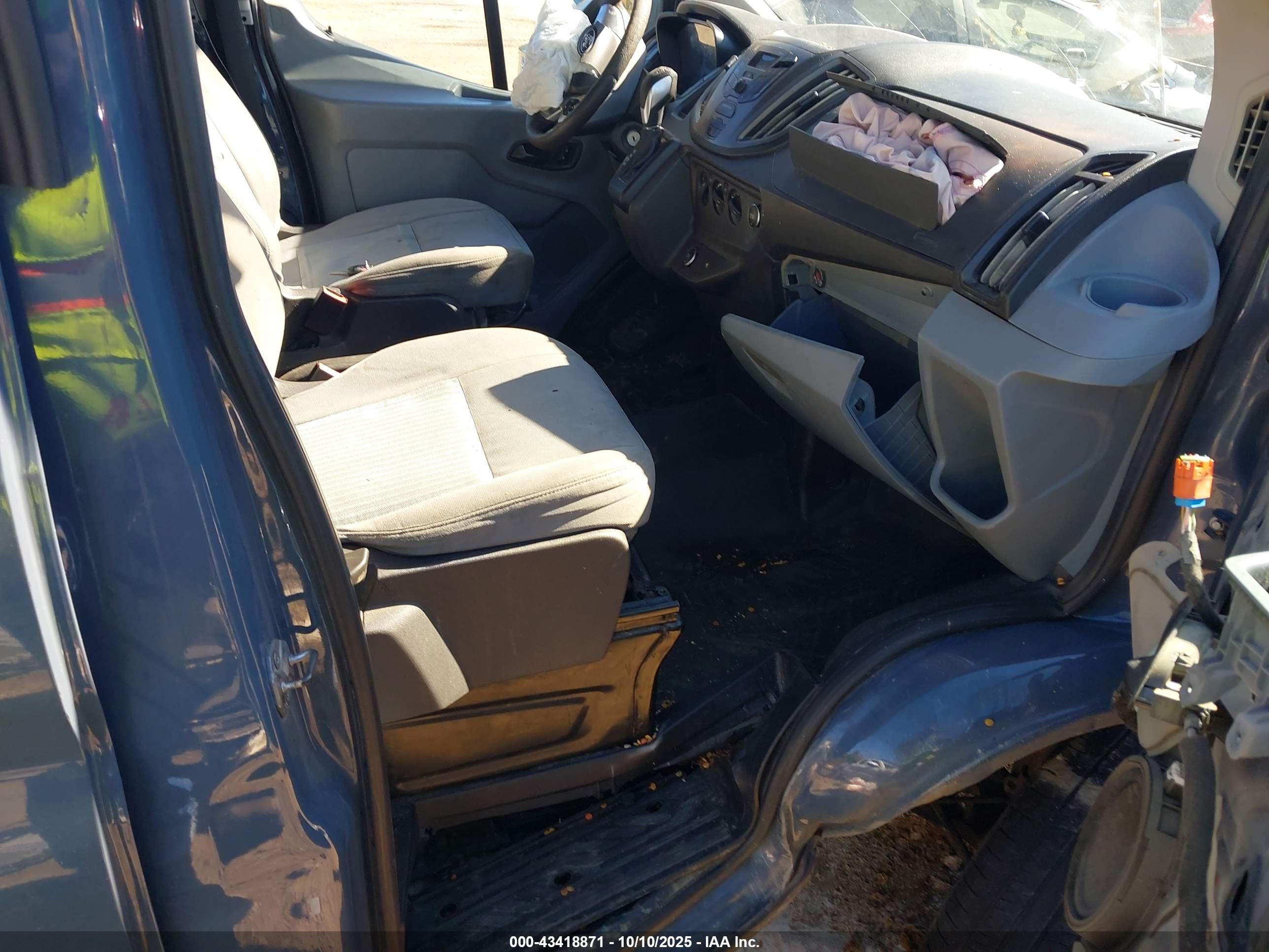 FORD TRANSIT image 5