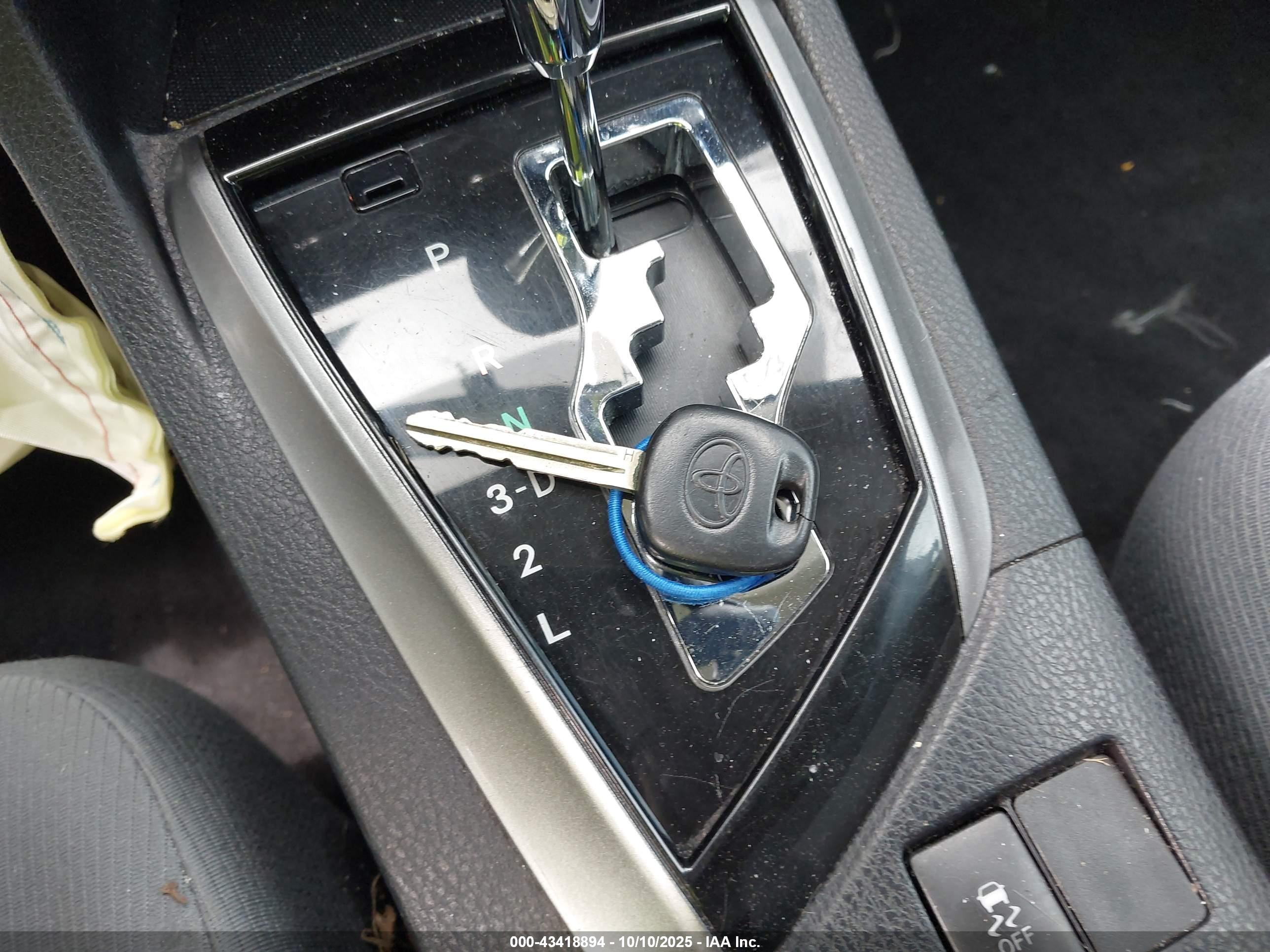 TOYOTA COROLLA image 11