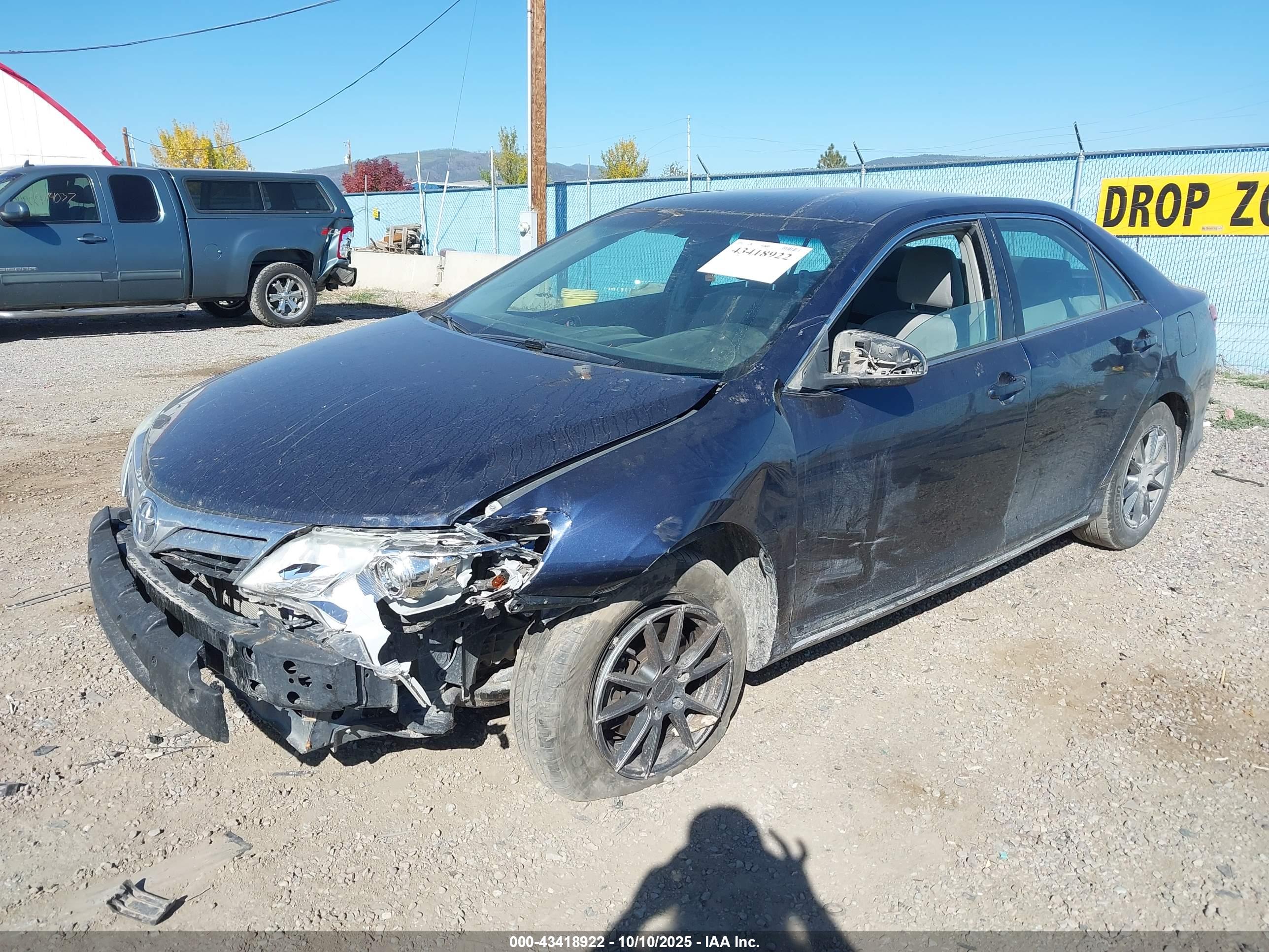 TOYOTA CAMRY image 2